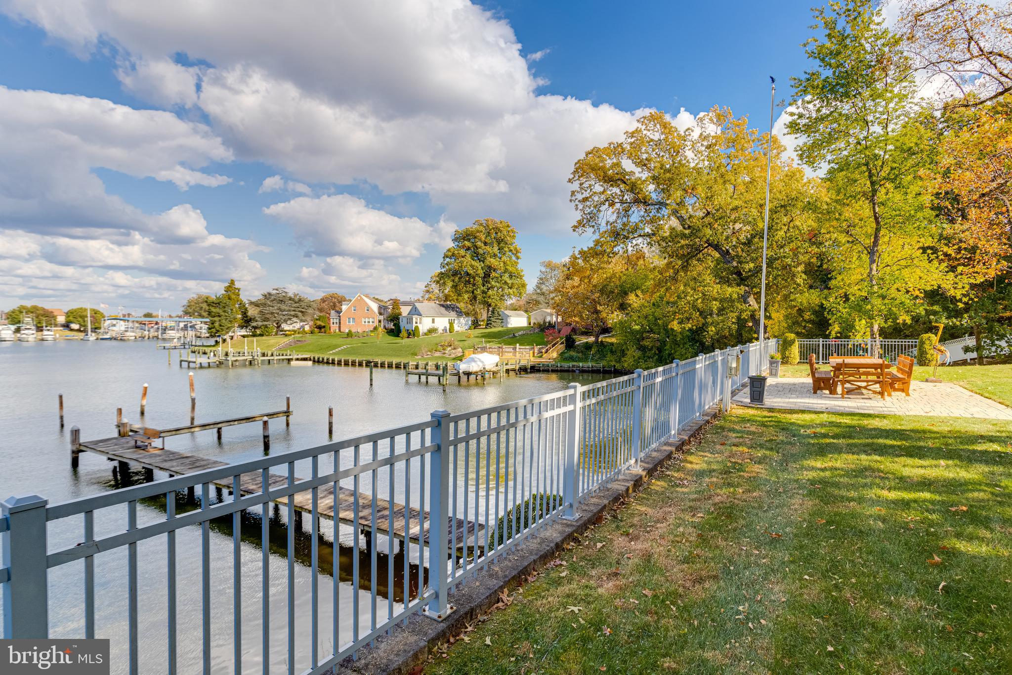 HILLTOP PARK - Residential