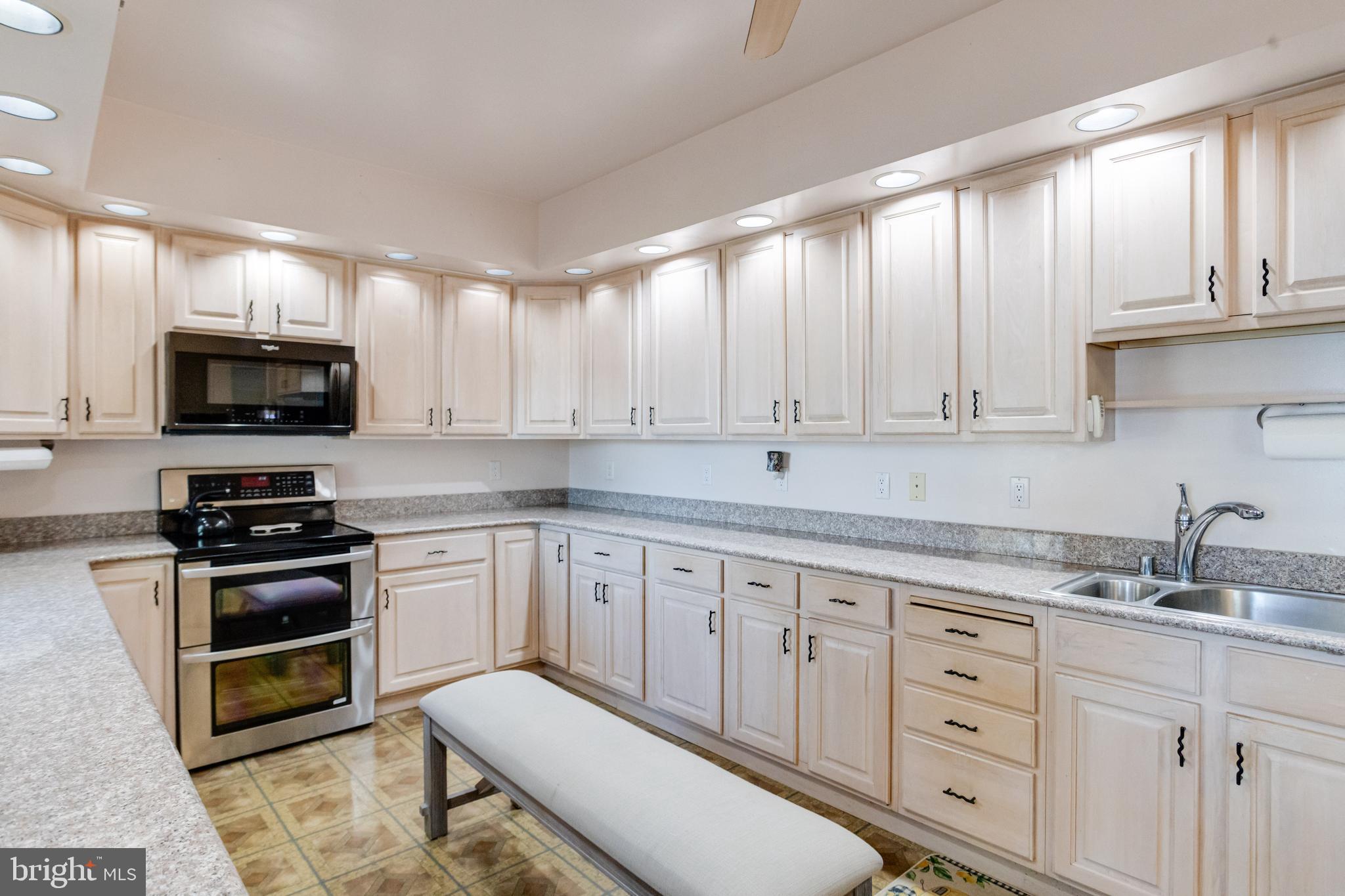 HILLTOP PARK - Residential