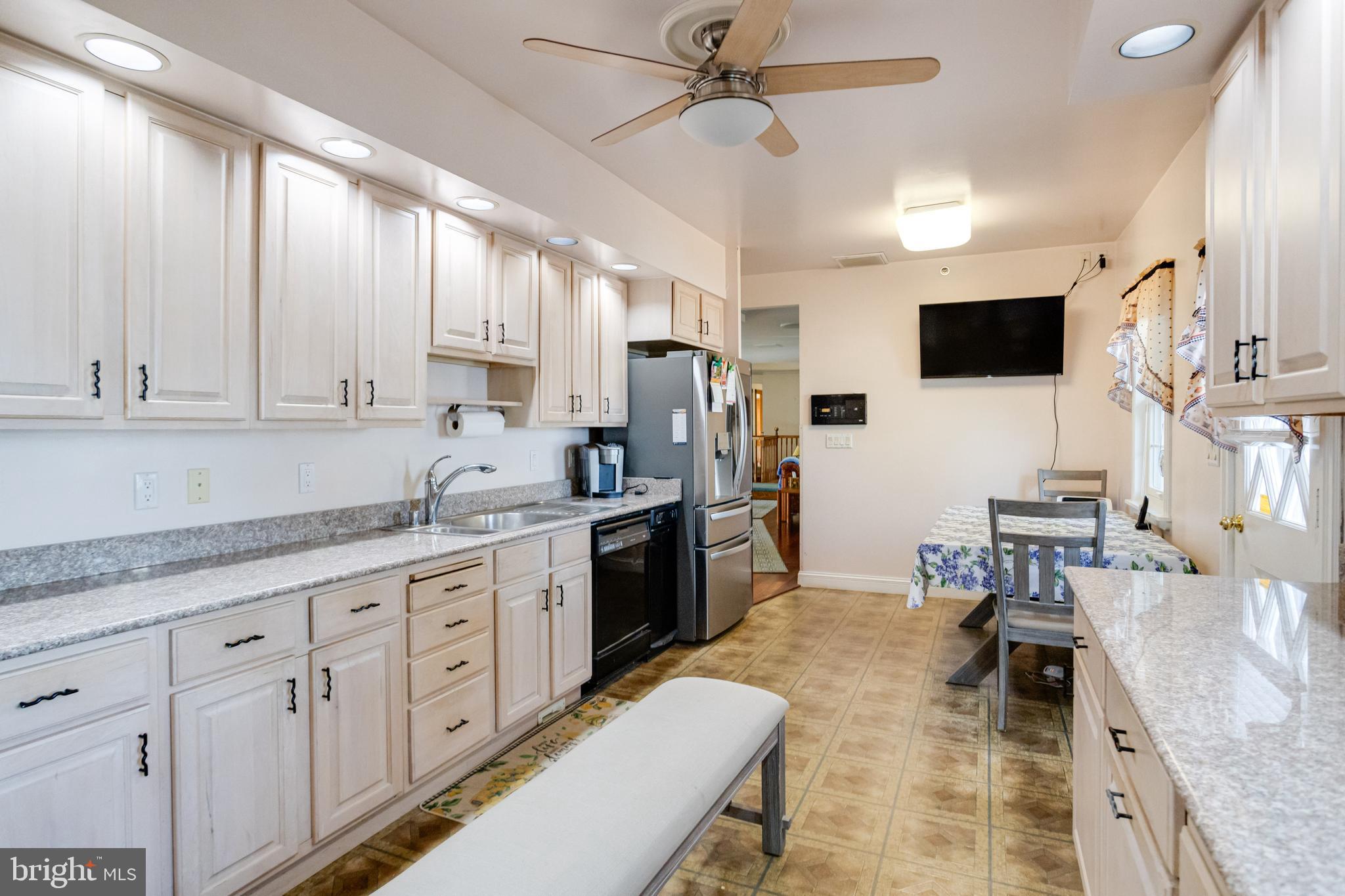 HILLTOP PARK - Residential