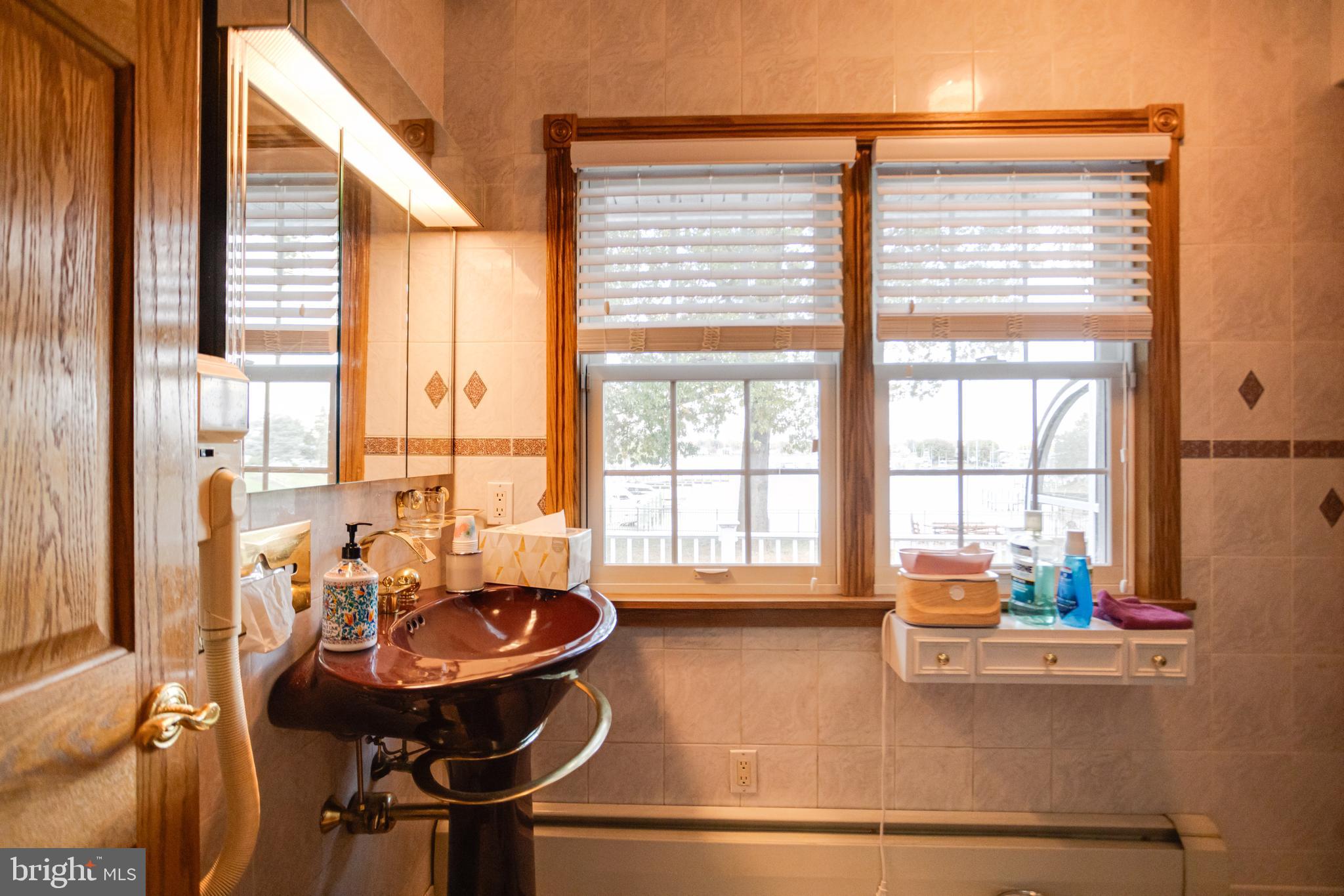 HILLTOP PARK - Residential