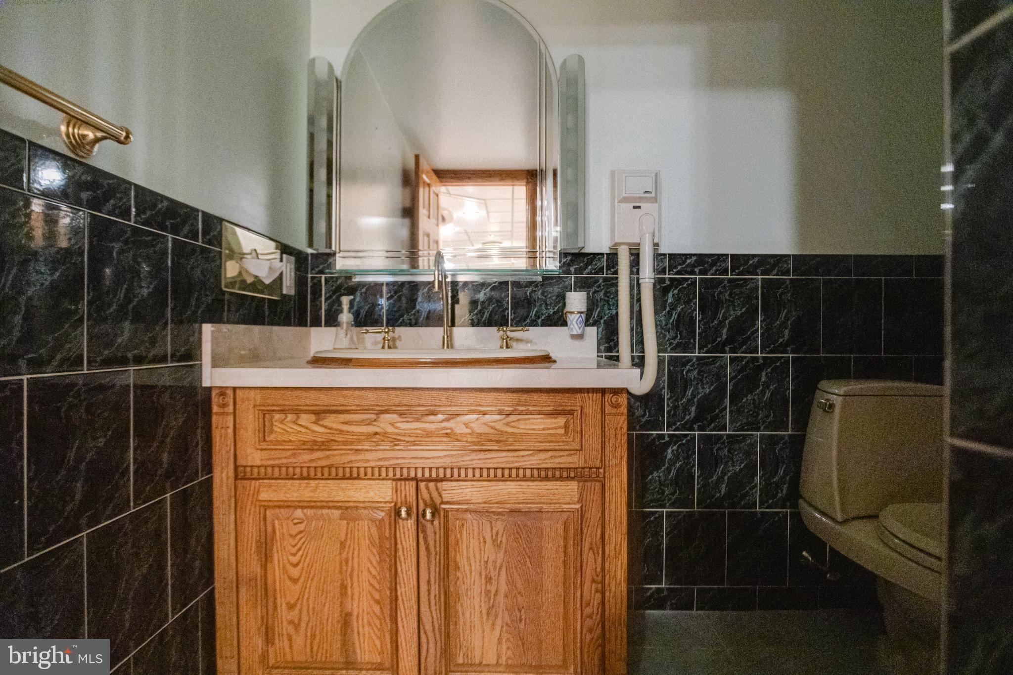 HILLTOP PARK - Residential