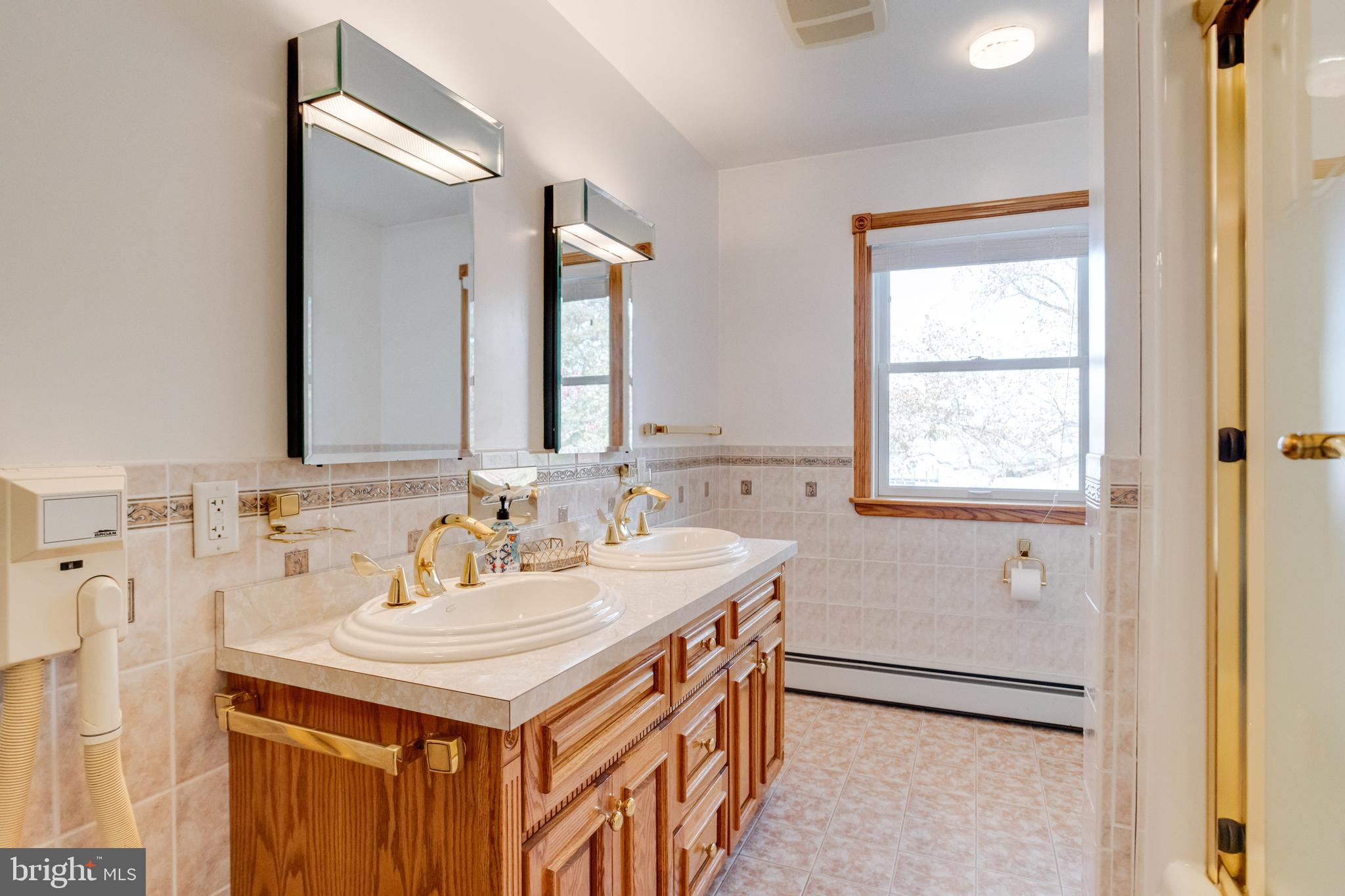 HILLTOP PARK - Residential