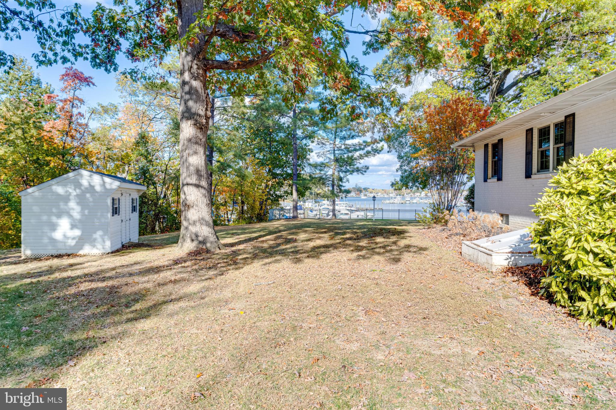 HILLTOP PARK - Residential