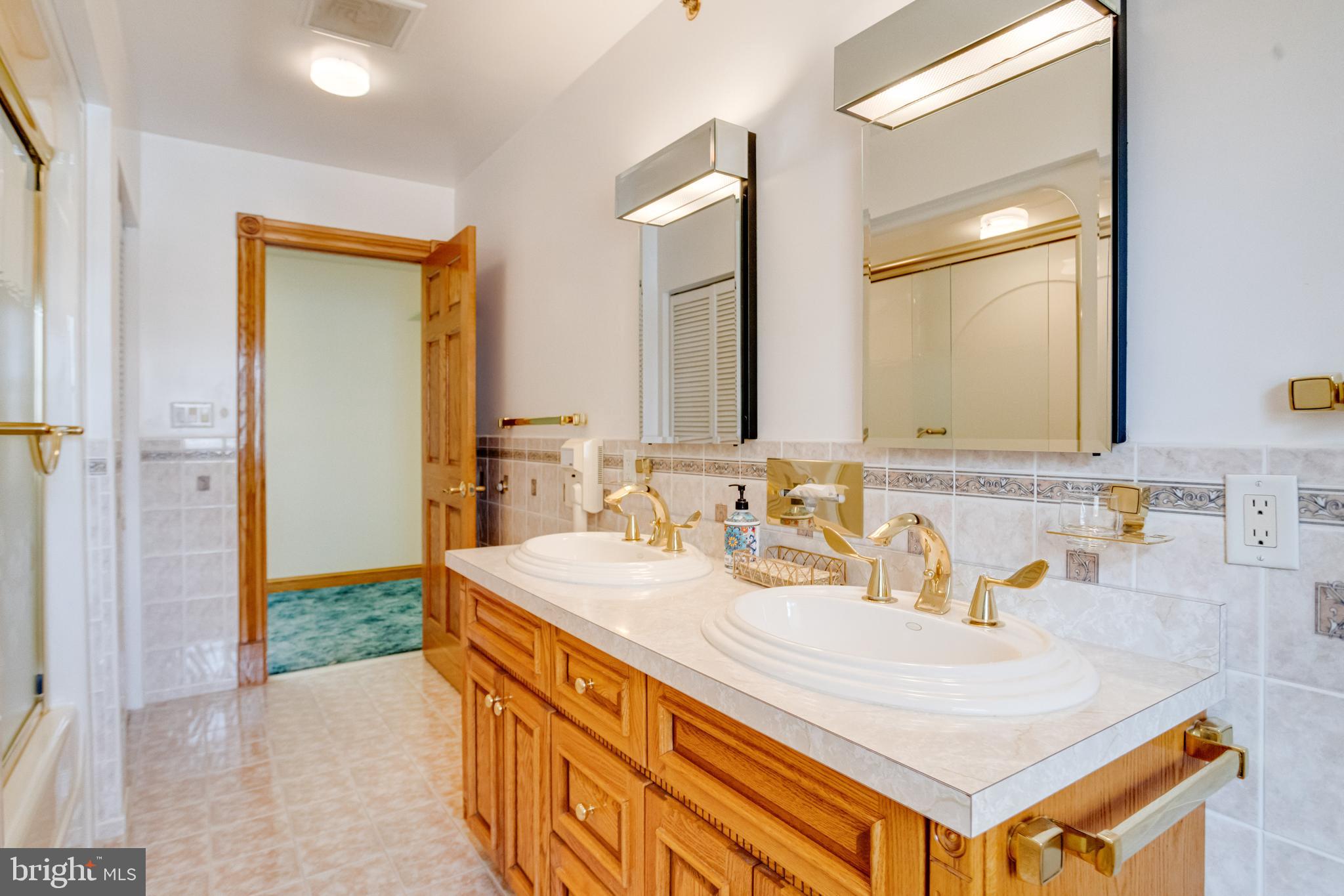 HILLTOP PARK - Residential