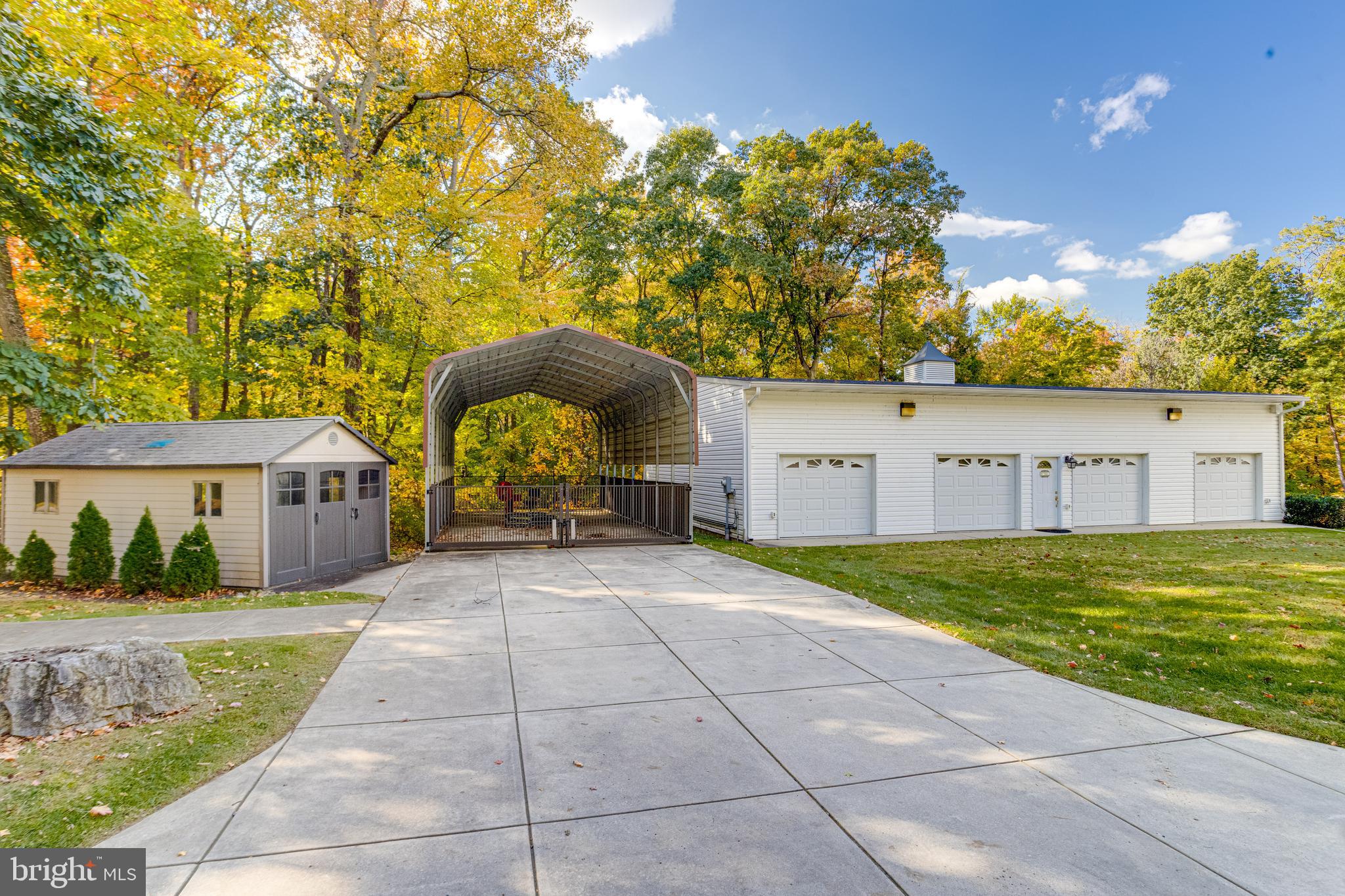 HILLTOP PARK - Residential