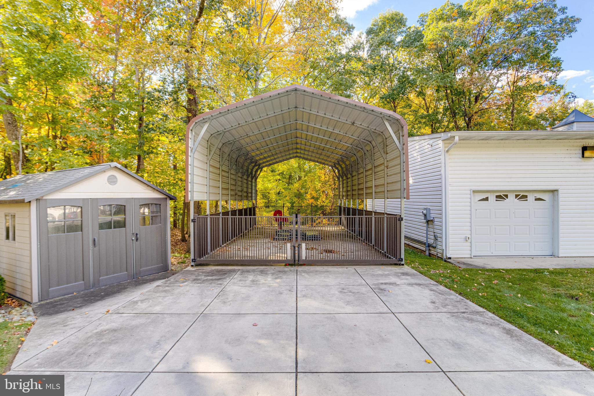 HILLTOP PARK - Residential