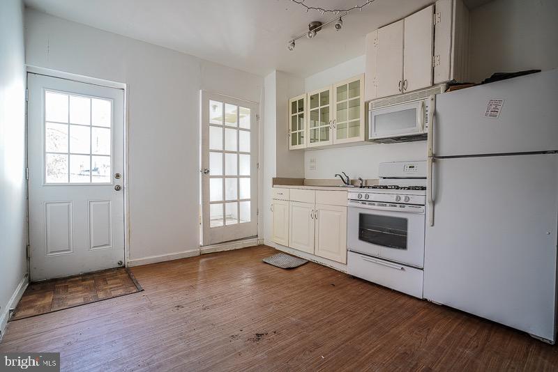 POWELTON VILLAGE - Residential