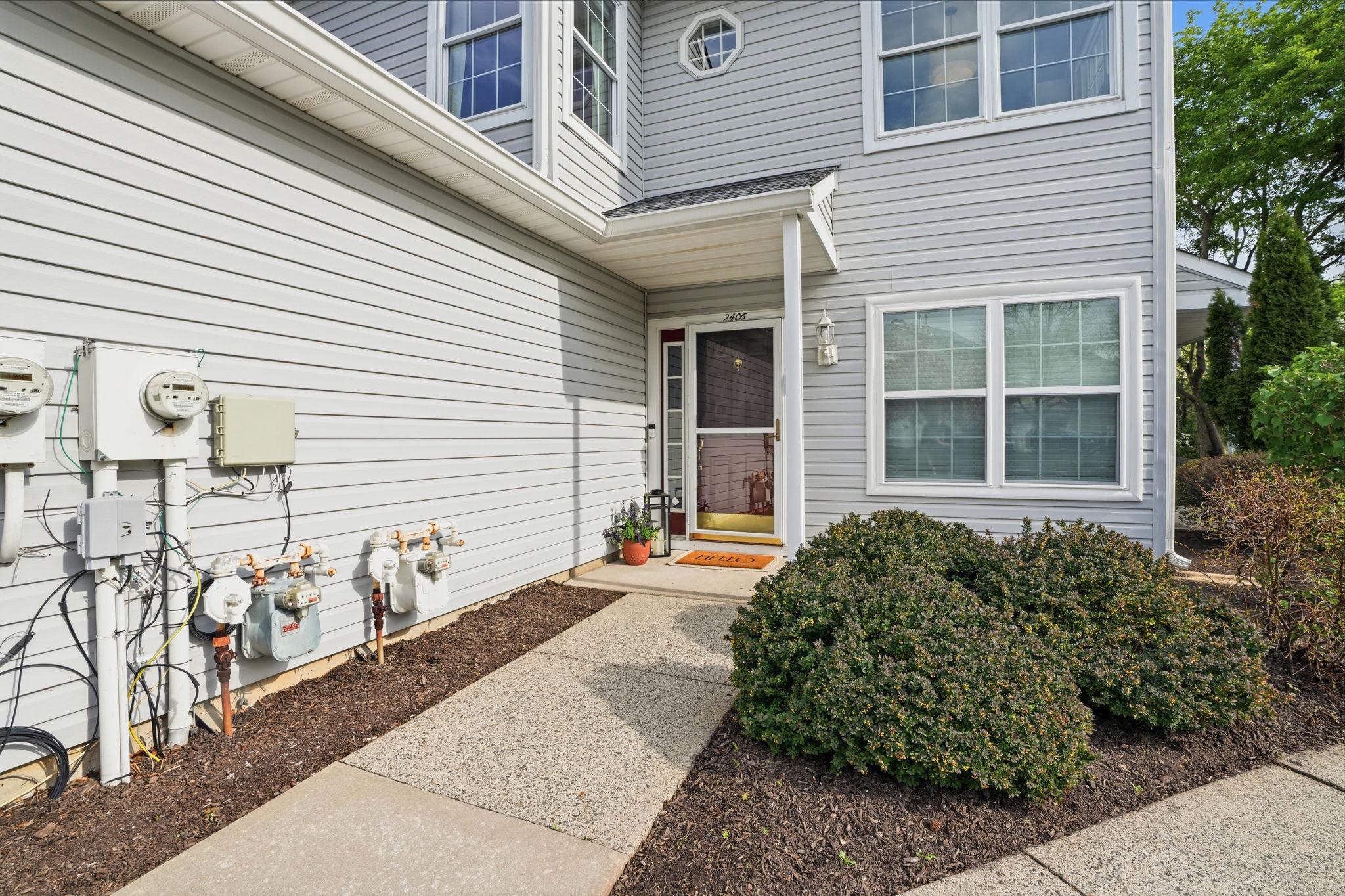 BROOKSTONE - Residential