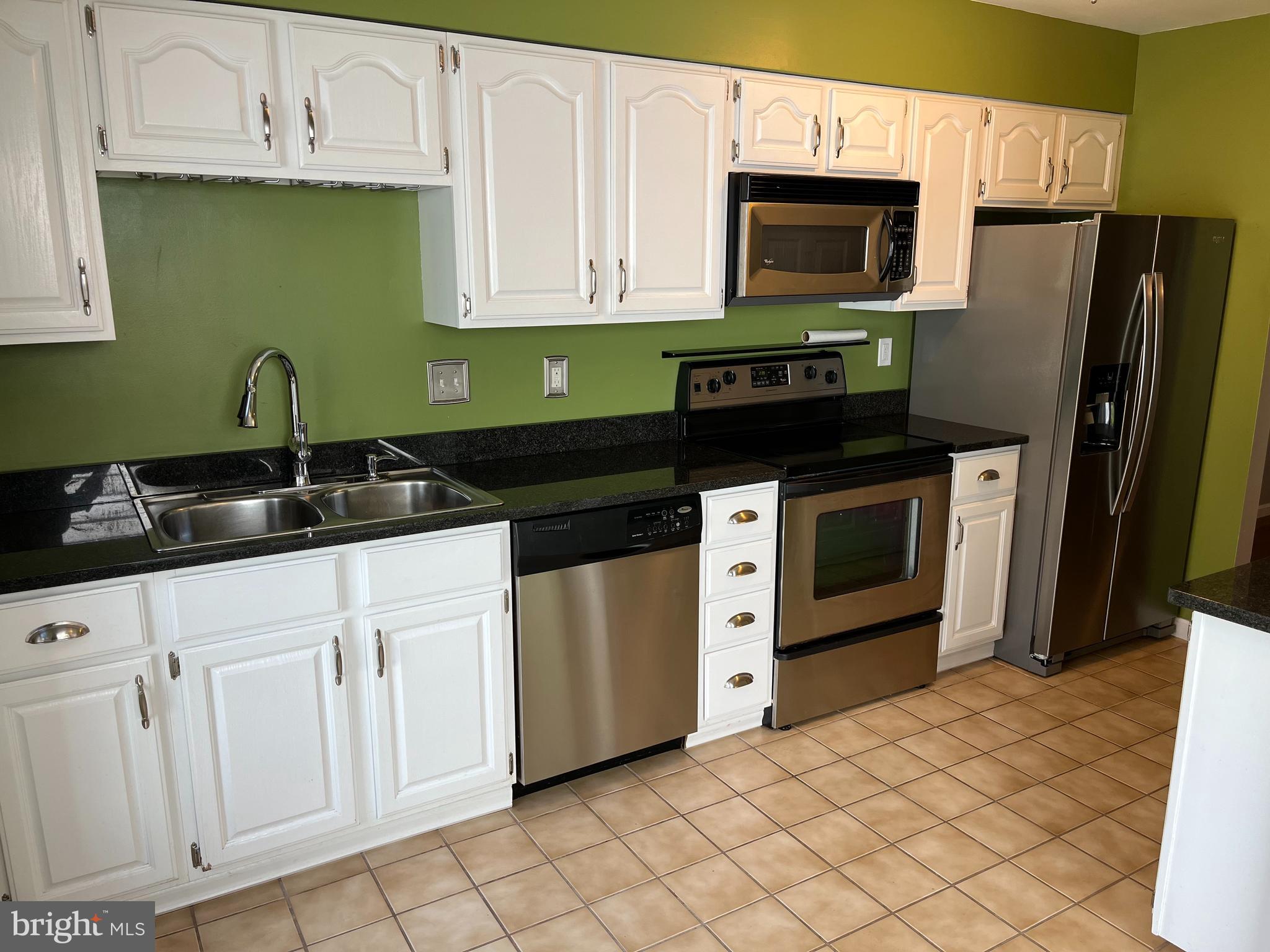 RIVA TRACE - Residential Lease