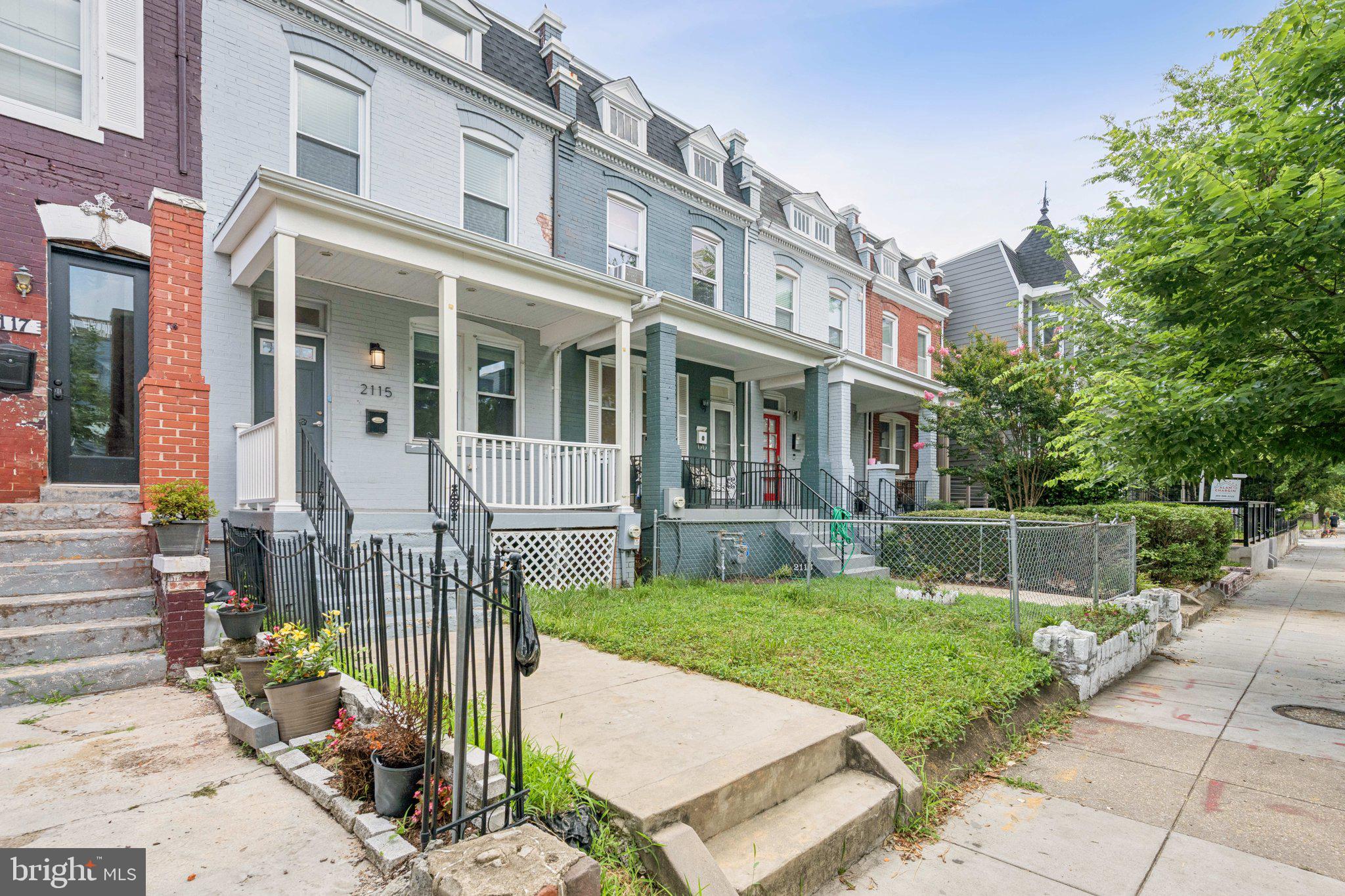 2115 4TH STREET NE