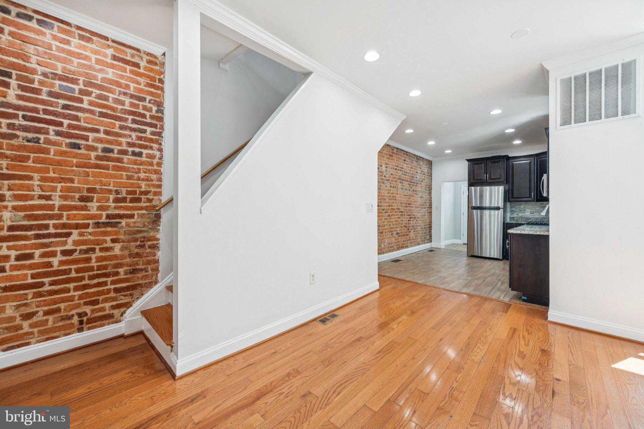 2115 4TH STREET NE