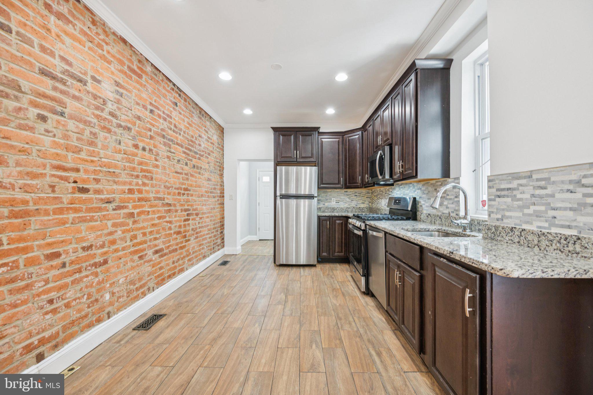 2115 4TH STREET NE