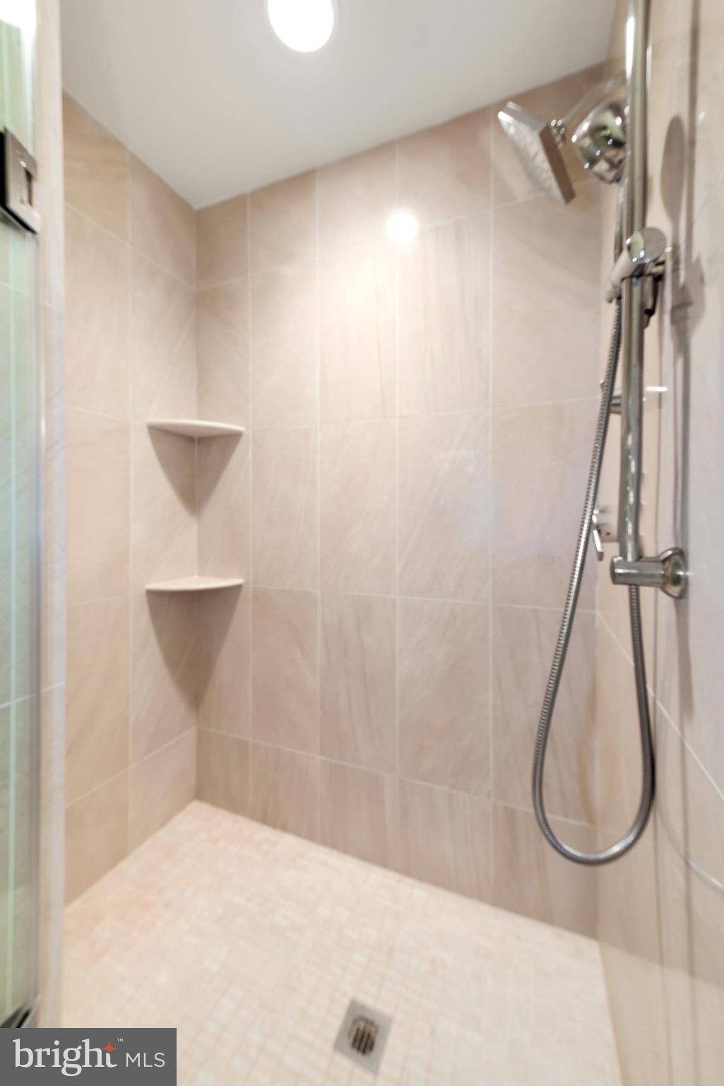 ALTA VISTA - Residential