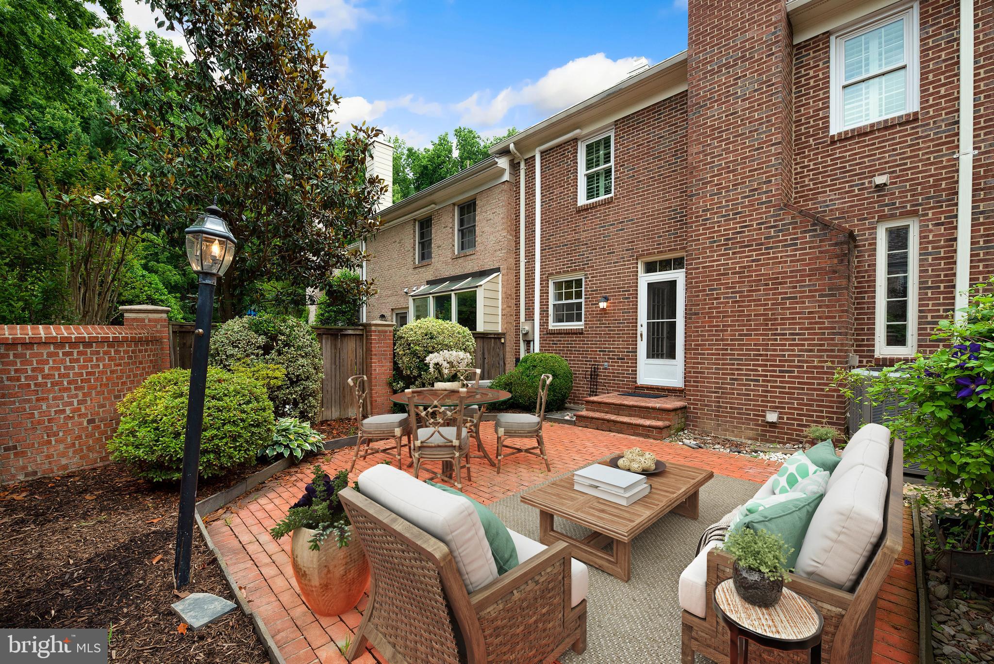 ALTA VISTA - Residential