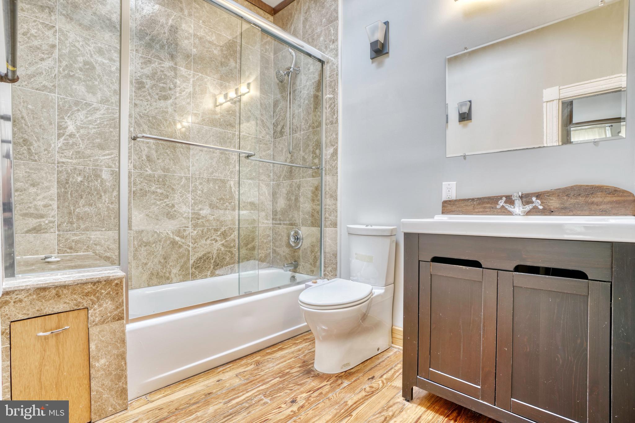 BARCLAY - Residential Lease