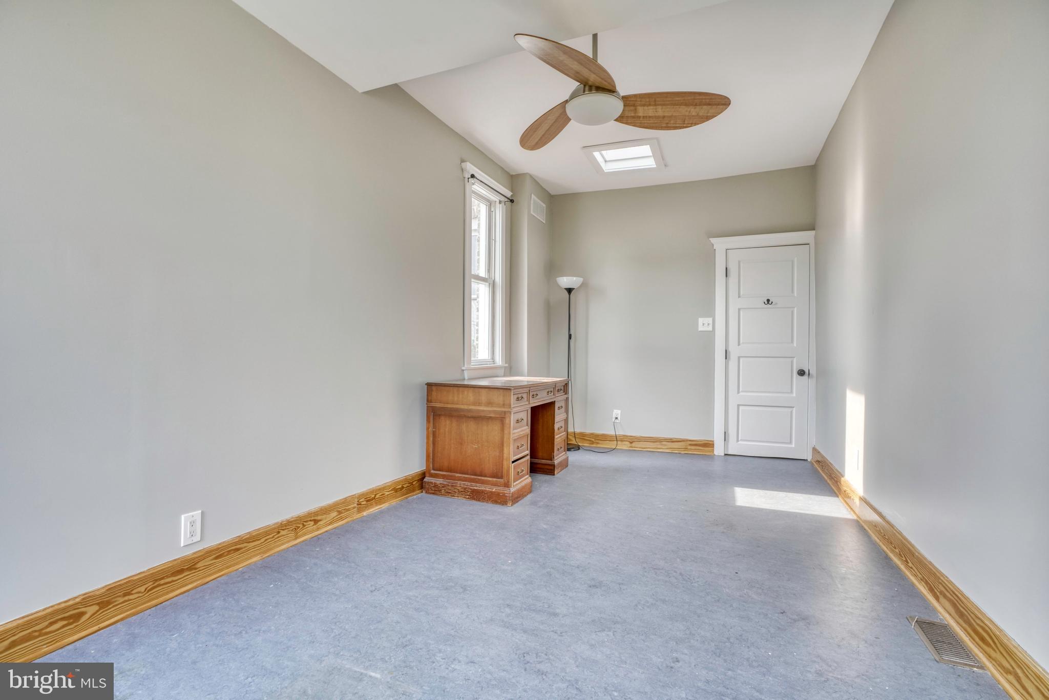 BARCLAY - Residential Lease