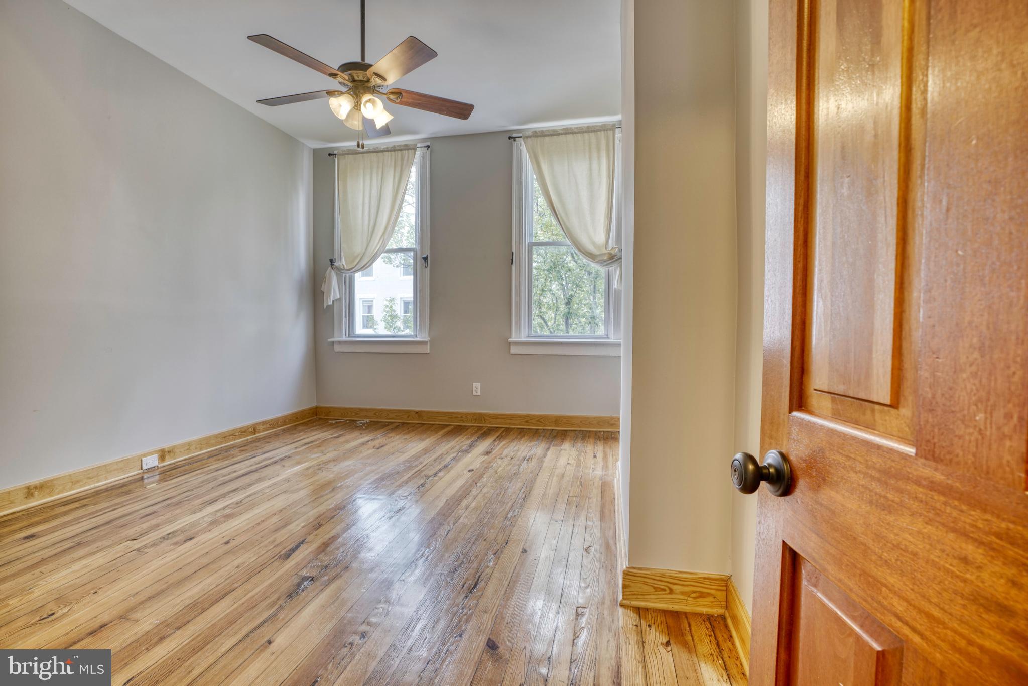 BARCLAY - Residential Lease