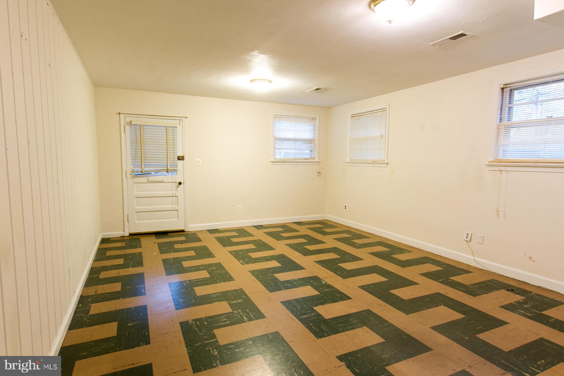 BELLEVUE FOREST - Residential Lease