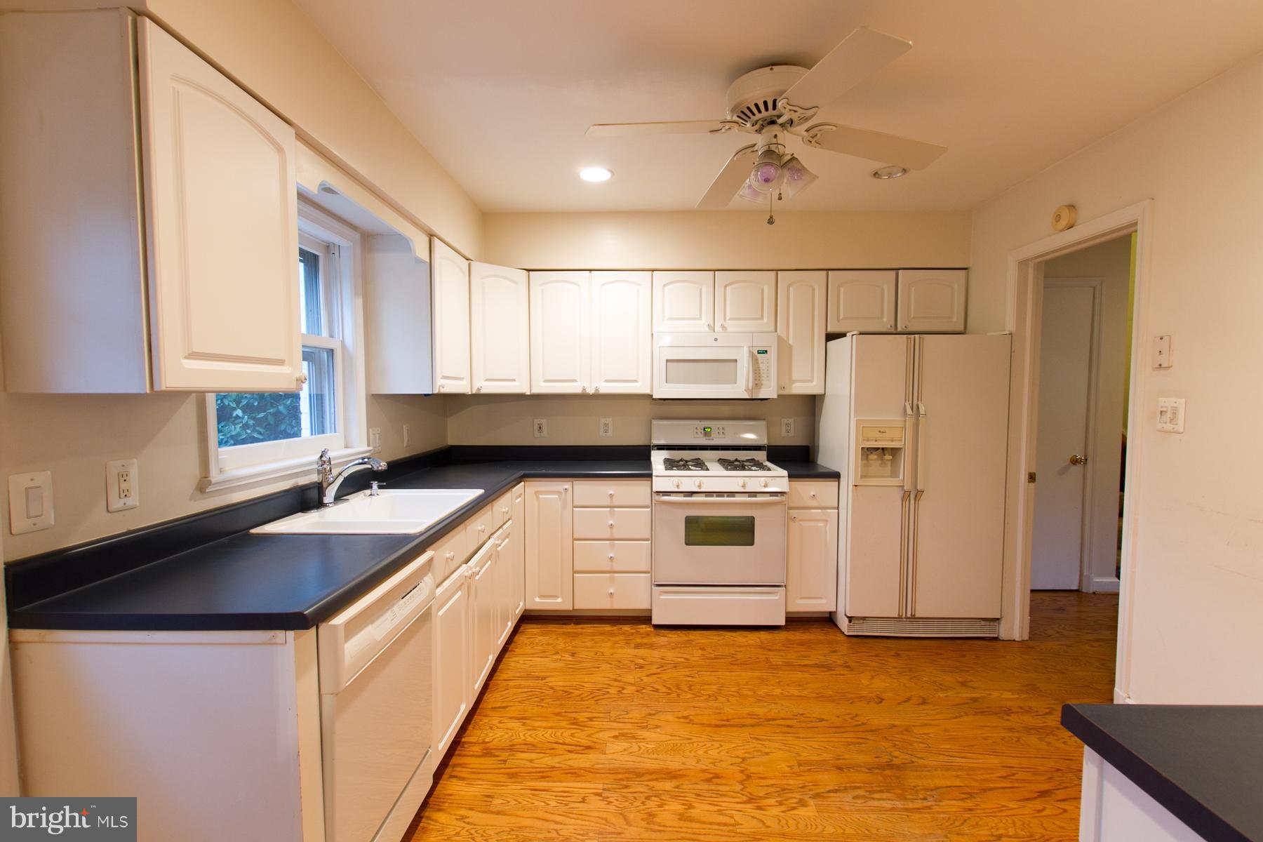 BELLEVUE FOREST - Residential Lease