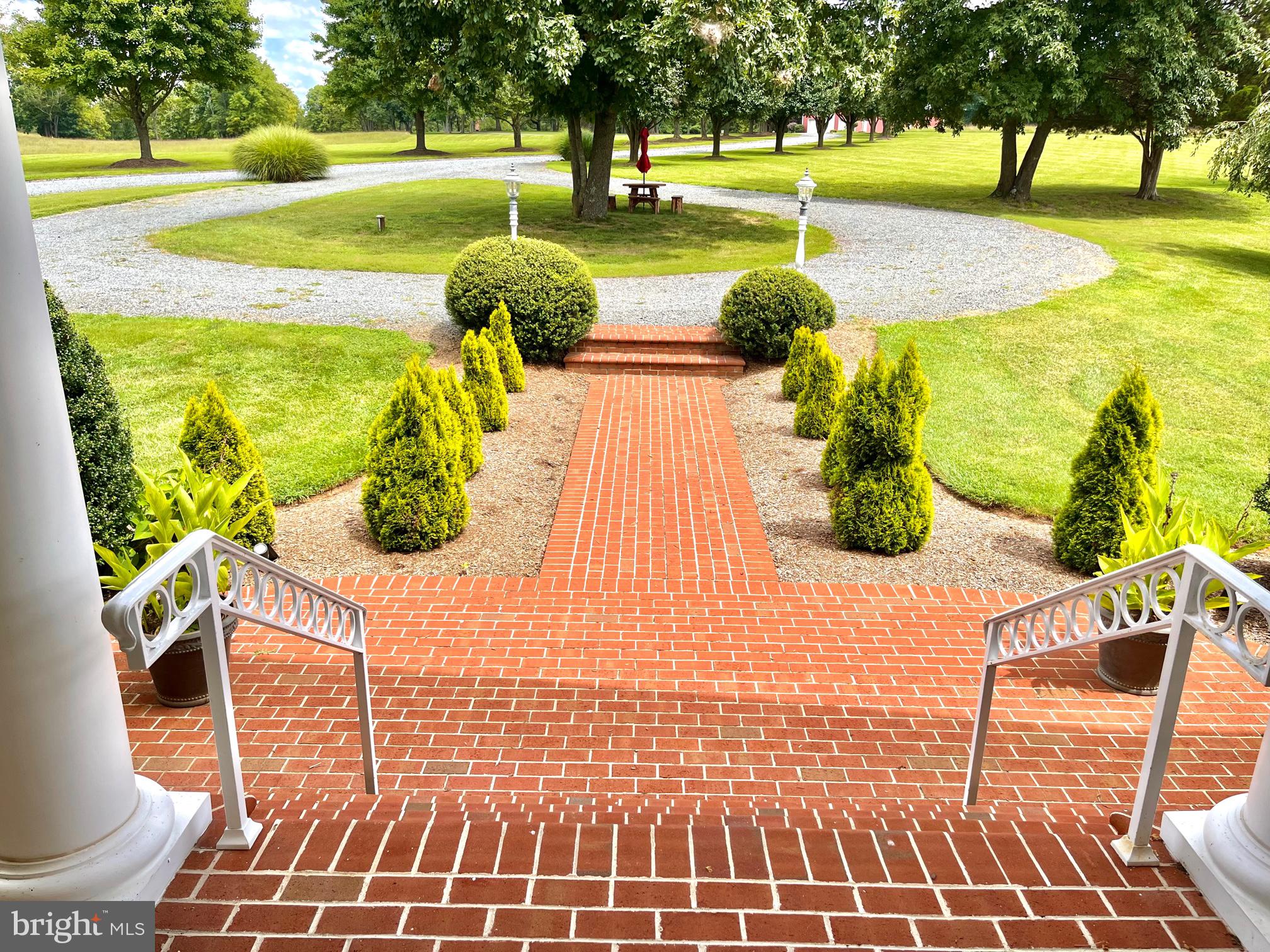 EAGLES NEST - Residential Lease