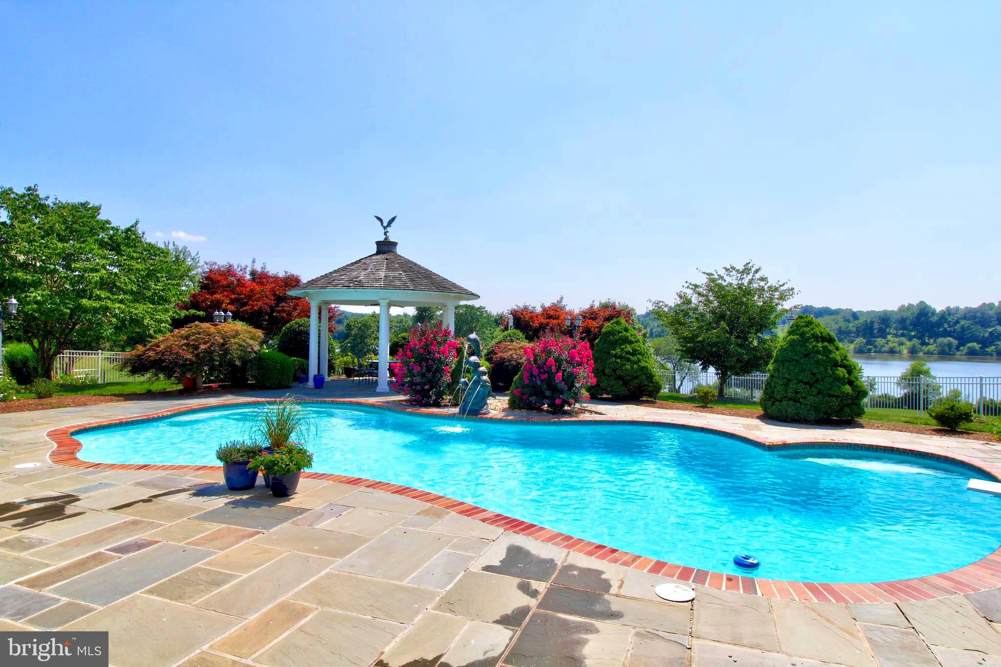 EAGLES NEST - Residential Lease