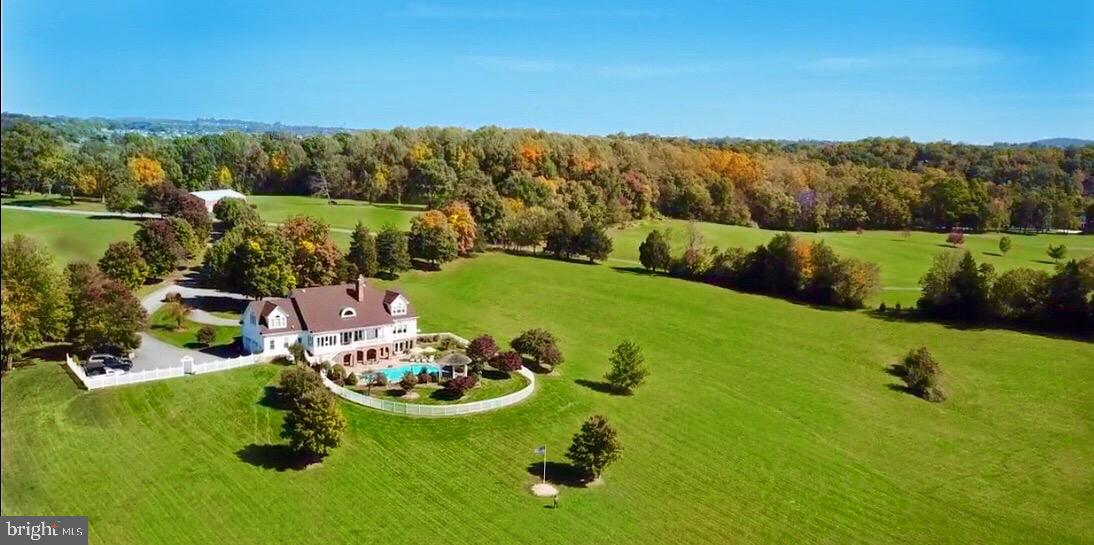 EAGLES NEST - Residential Lease