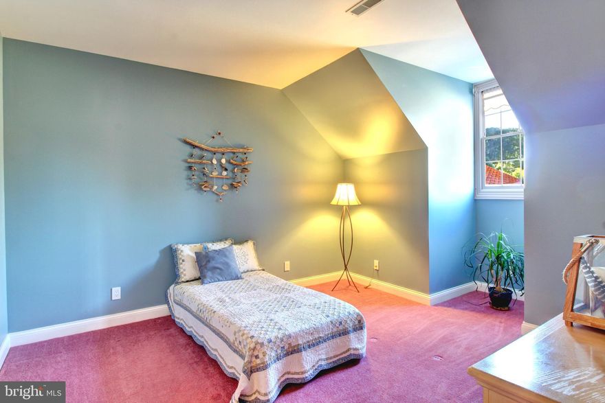 SKYLINE ROOM - Room Rental includes utilities.  Amazing opportunity to rent a lovely private room and enjoy all this gorgeous Lake Culpeper estate has to offer.  Situated on  20+/- acres for you to enjoy the spectacular water views.  1000+  ft lake frontage! Seize the opportunity to call this your home for a year or two!  The resort style amenities include outdoor gunite swimming pool, gazebo, bluestone decking, covered front porch, upper and lower covered back porches which overlook the lake, theater/screening room with surround sound and fireplace and extensive landscaping.  Loving selected material in every handcrafted detail distinguish this quality estate home.  Large windows fill the home with sunlight and allow breathtaking water views.  Gourmet kitchen  features cherry cabinetry, granite countertops and backsplashes, breakfast bar and open to light-filled sunroom.  Two story family room with fireplace and views of the lake.  Stunning main floor office/library has hand-crafted bookshelves and paneled walls and can be closed with pocket doors.  The Skyline room offers a big dormer window with views of the country side and the advantage of a huge bathroom across the hall.  An additional full bath and half bath are also easily accessible.  Schedule your tour today and take advantage of the unbelievable opportunity to call this gorgeous place home!