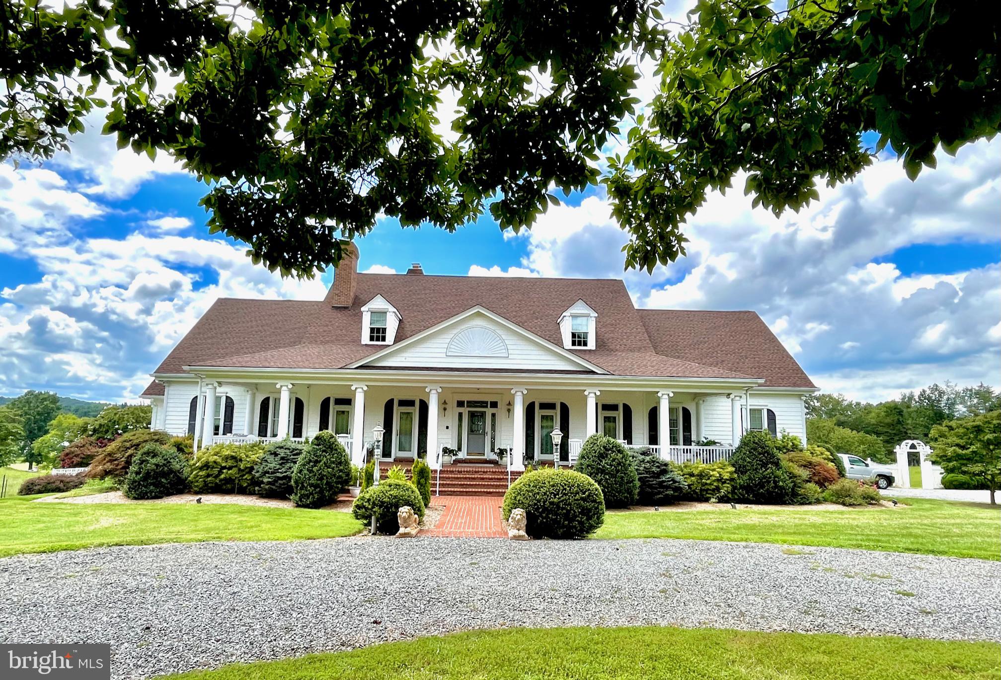 EAGLES NEST - Residential Lease