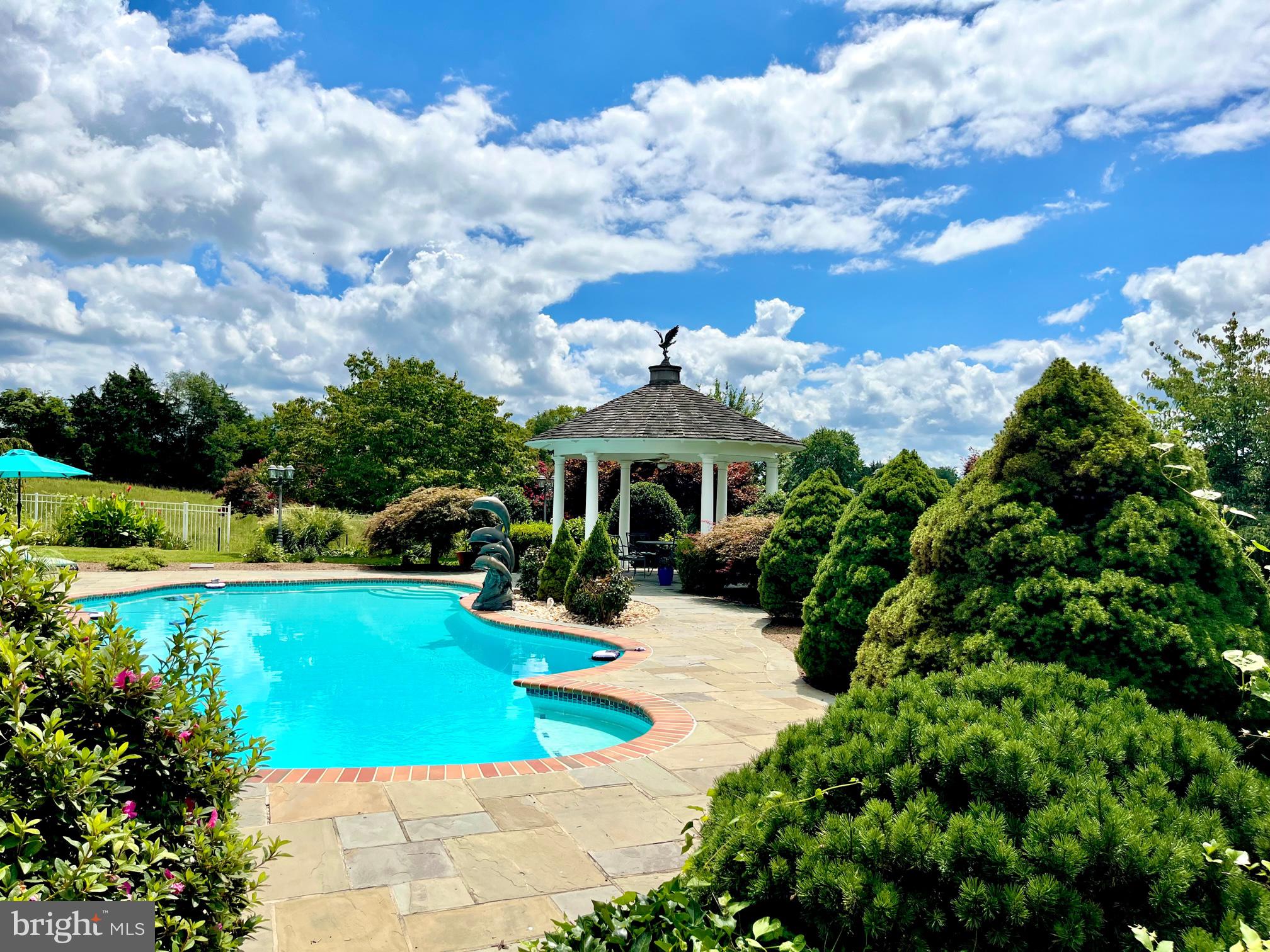 EAGLES NEST - Residential Lease