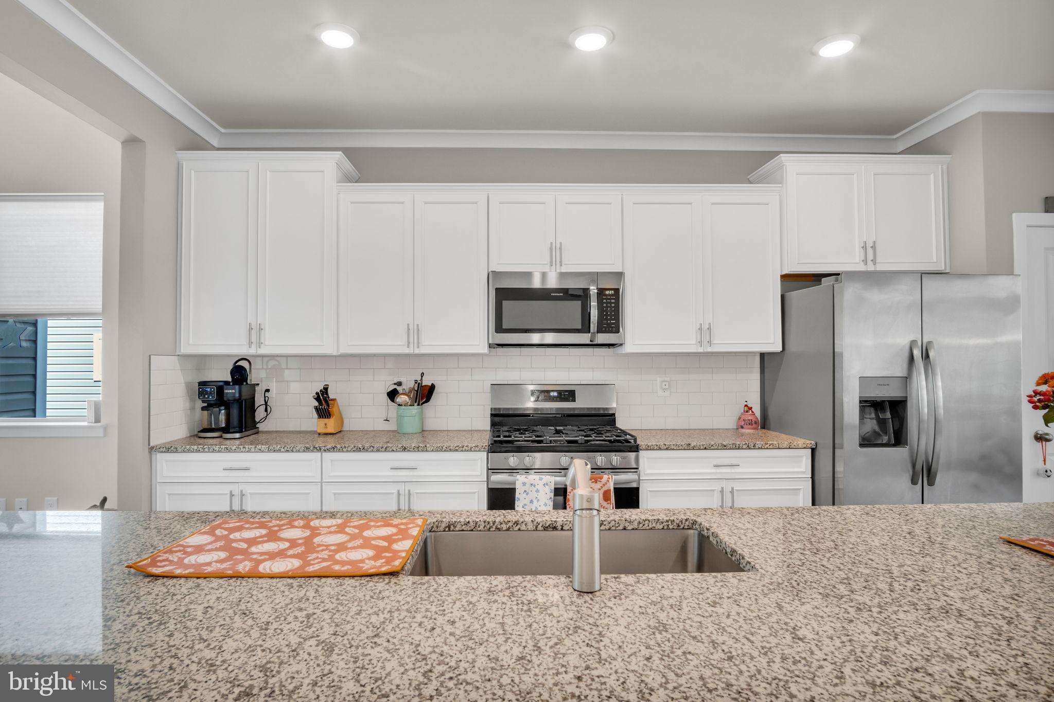 64 BONESET DRIVE