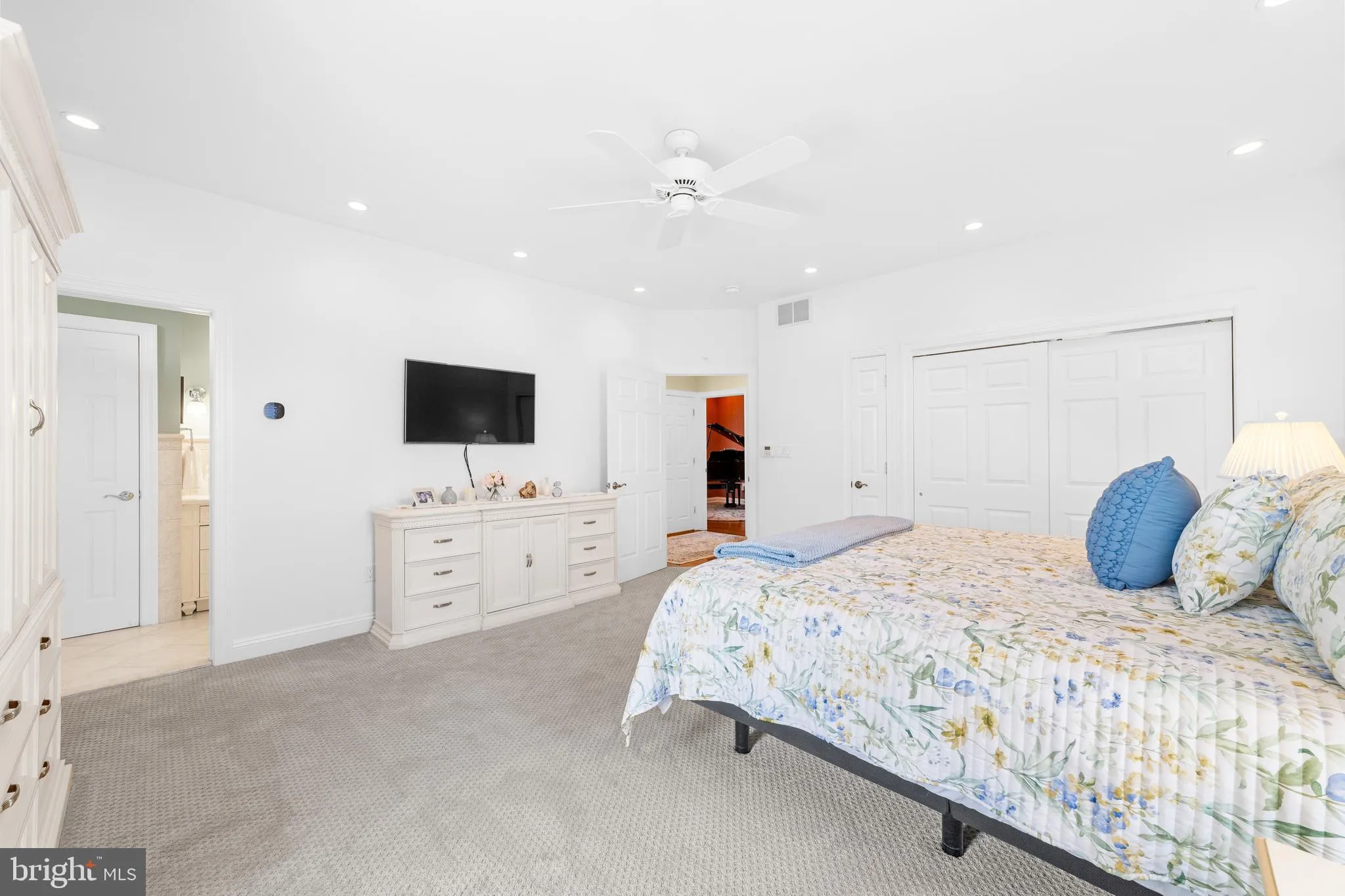 Pilesgrove, New Jersey 08098, United States, 3 Bedrooms Bedrooms, ,4 BathroomsBathrooms,Residential,Active,156646