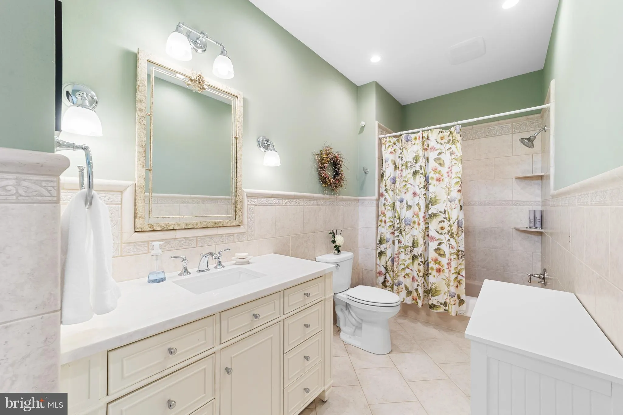 Pilesgrove, New Jersey 08098, United States, 3 Bedrooms Bedrooms, ,4 BathroomsBathrooms,Residential,Active,156646