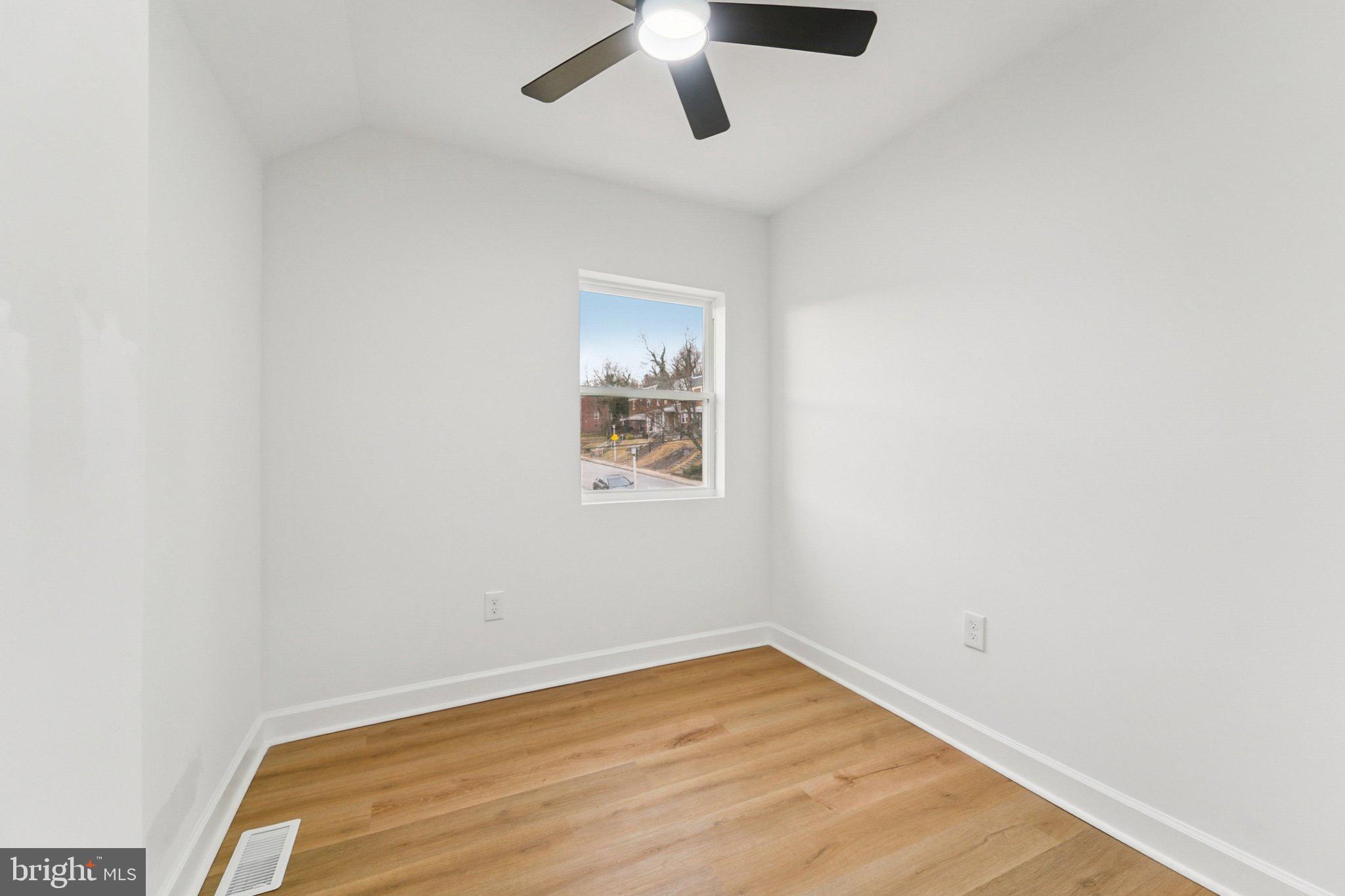 NORTHWOOD - Residential