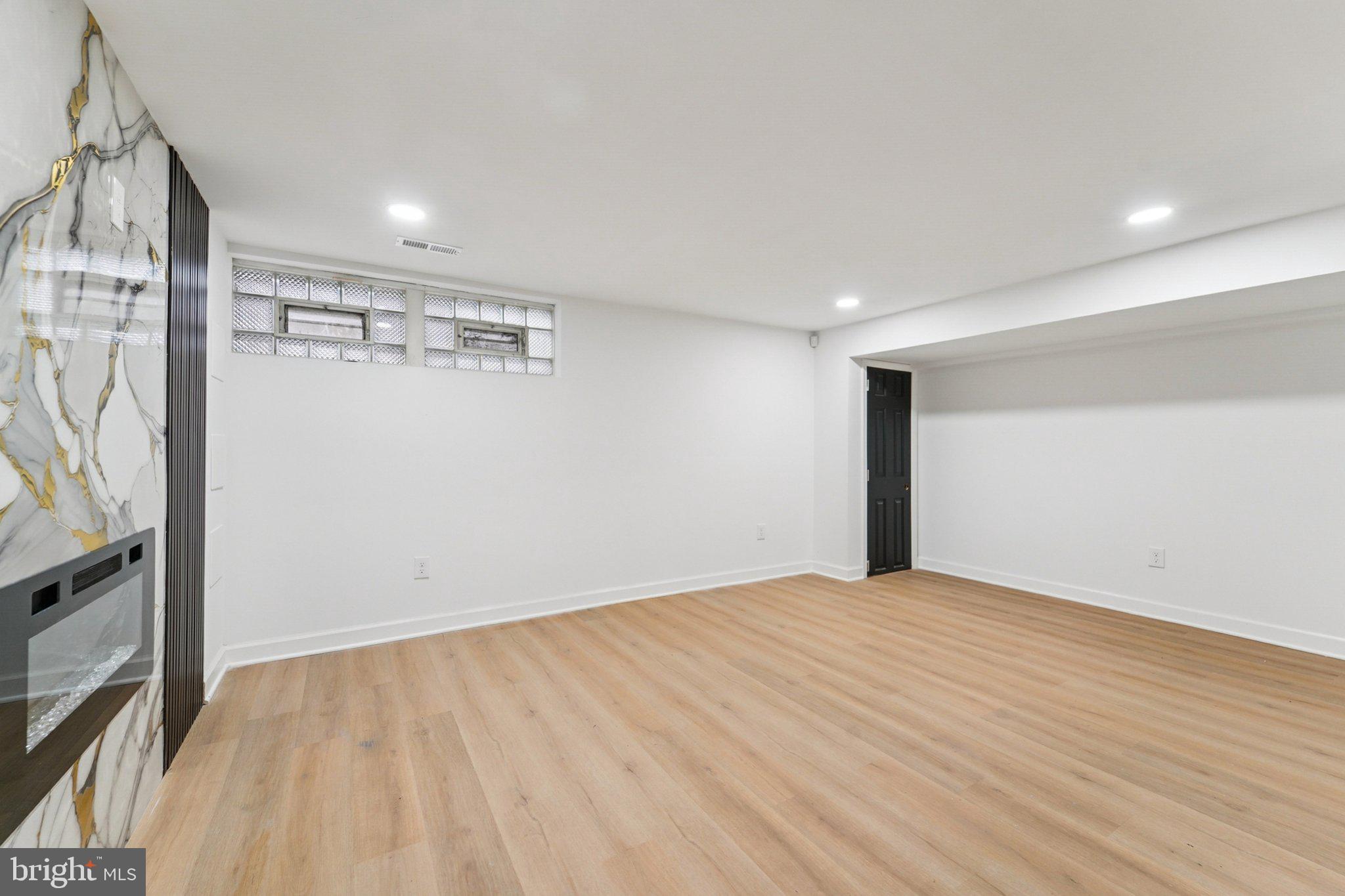 NORTHWOOD - Residential