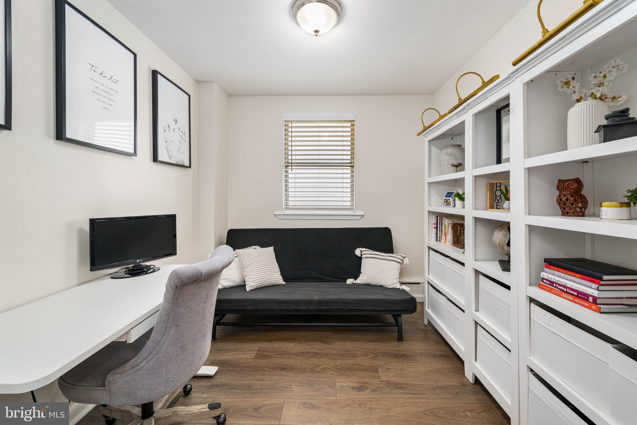 ROXBOROUGH - Residential