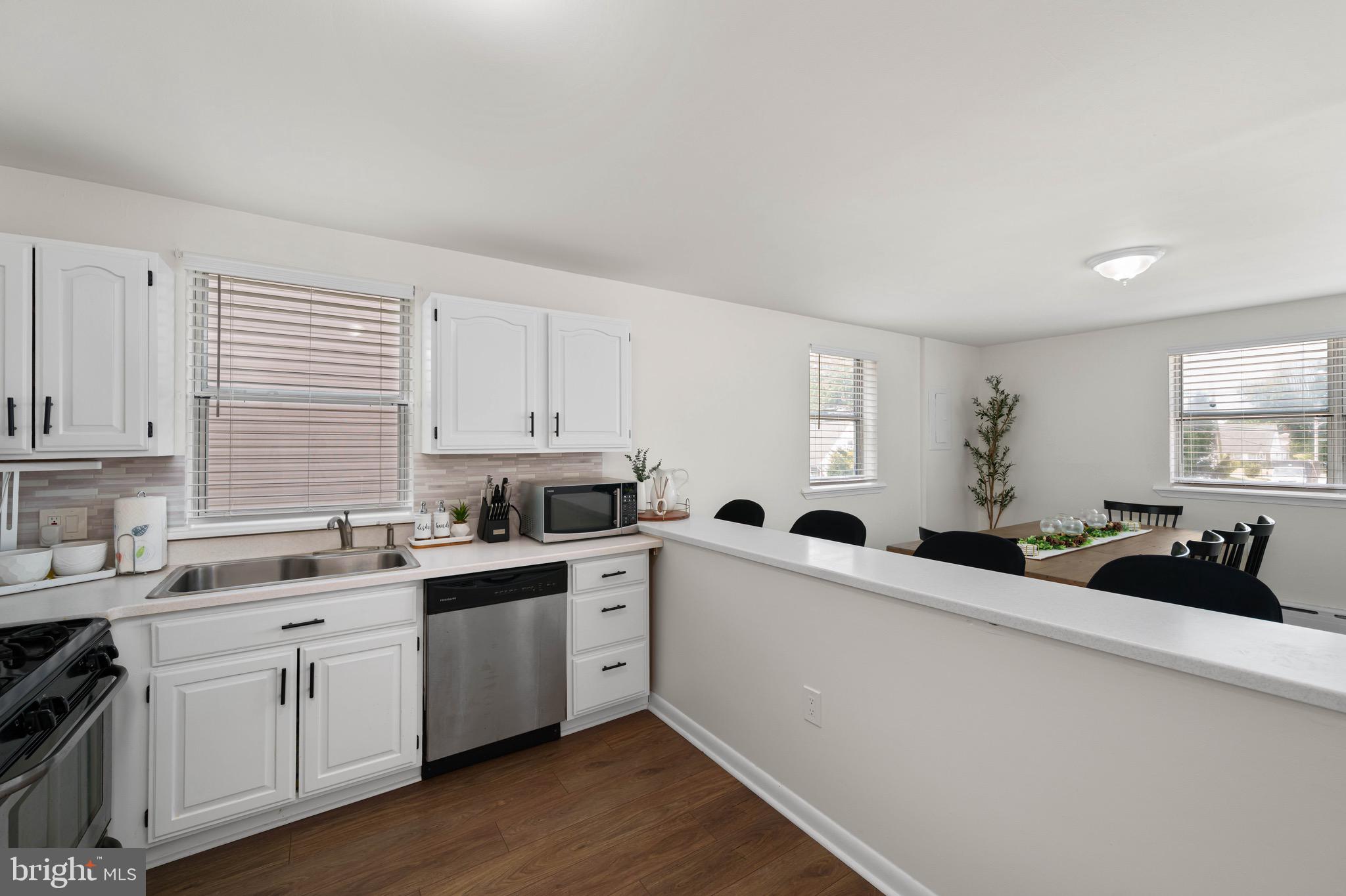 ROXBOROUGH - Residential