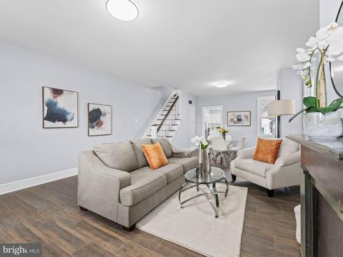 Townhouse For Sale - 229 W Broad Street<br/> BURLINGTON, NJ 08016