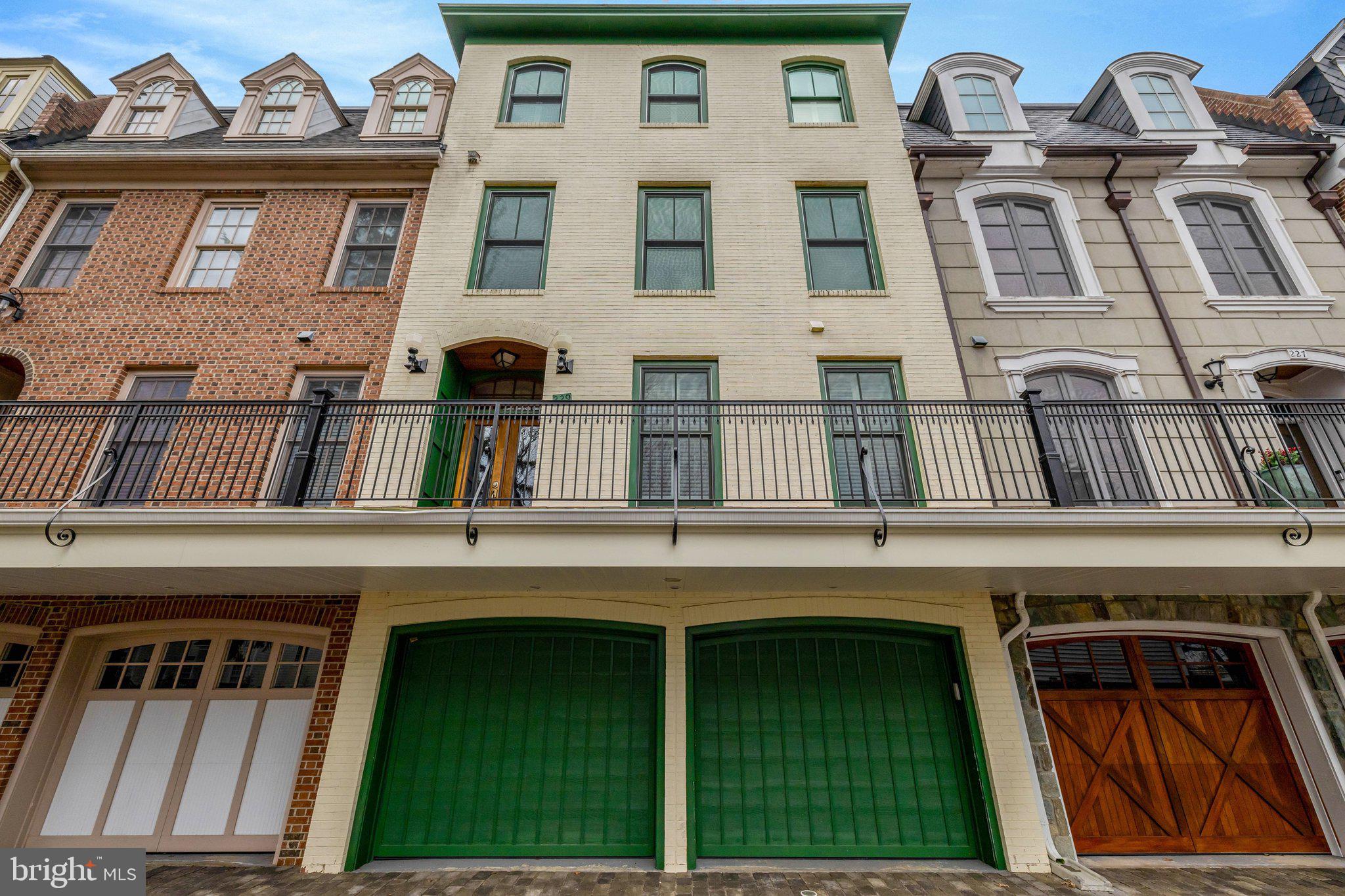 229 LOCUST STREET SE 3