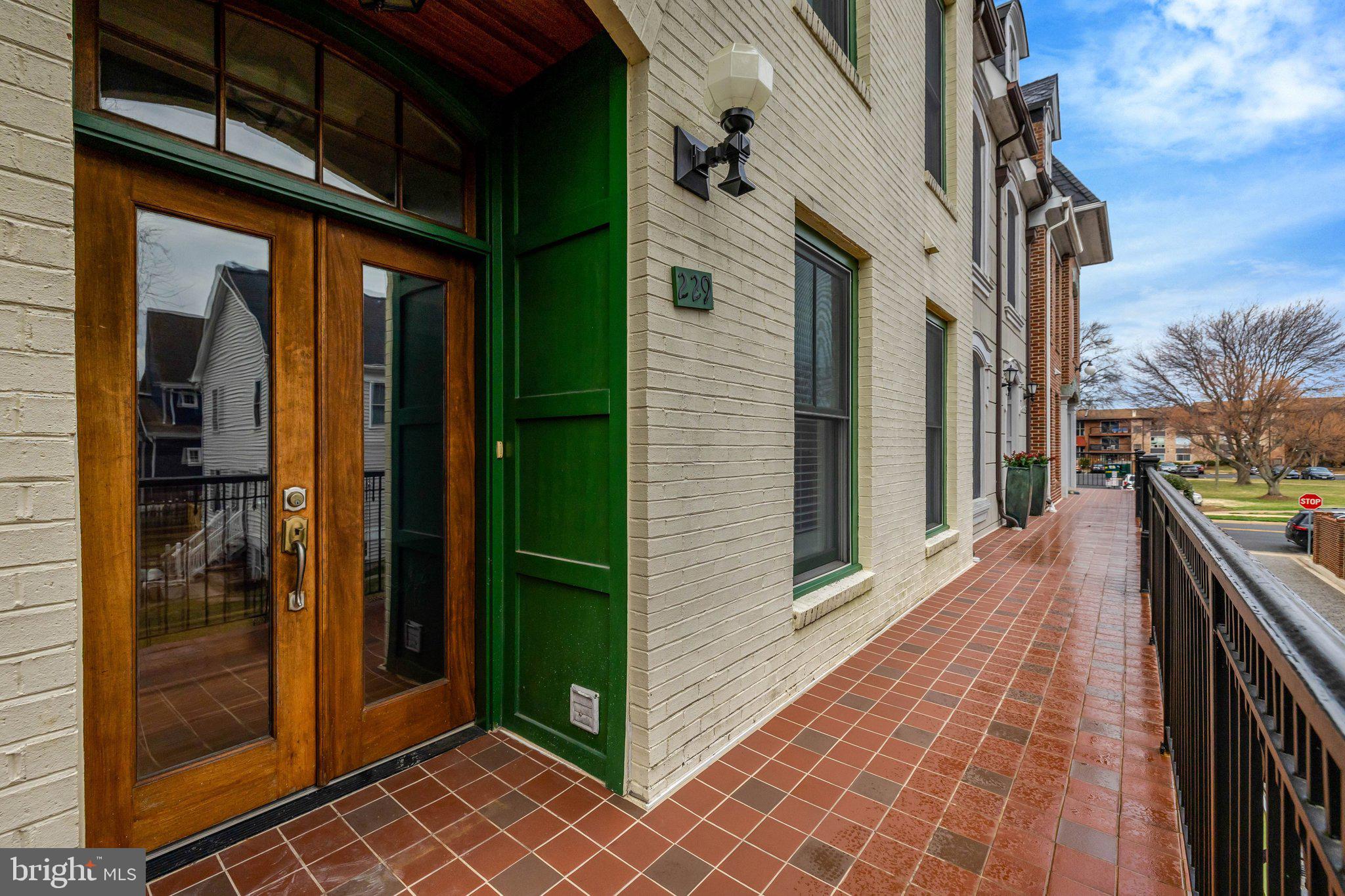 229 LOCUST STREET SE 3