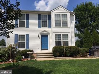Great location! Great Home! Great Price! Very nice 3BR, 1.5BA, all appliances stay, level lot, great neighbors. Don't miss this one!!