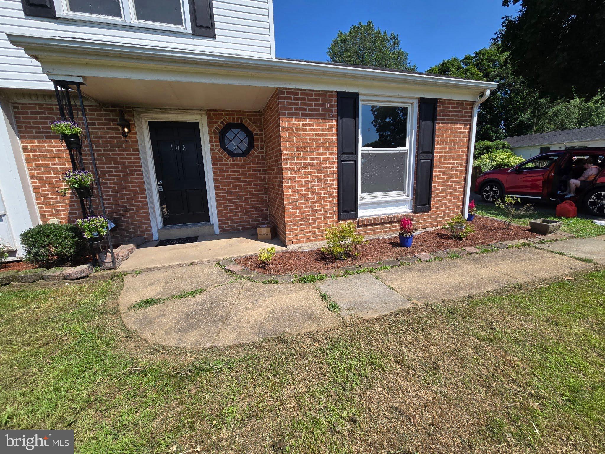106 NORMIRA AVENUE