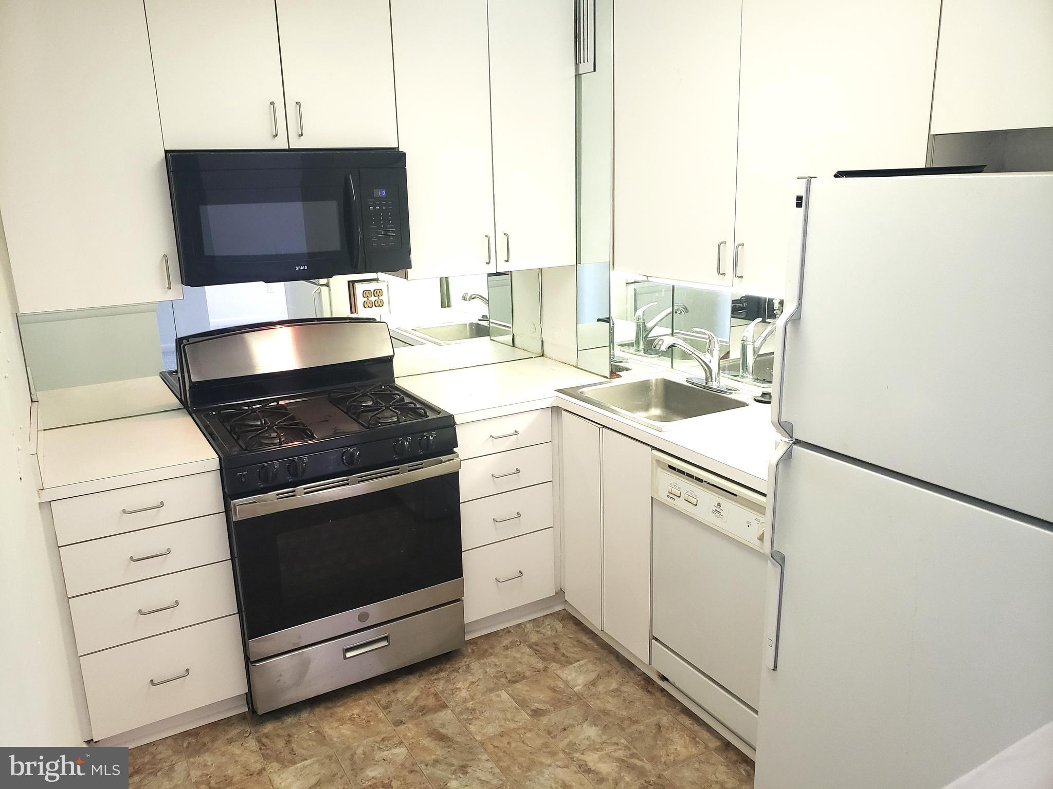 PIKESVILLE - Residential