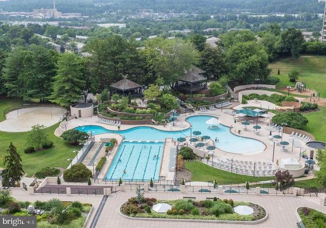 WATERGATE AT LANDMARK - Residential