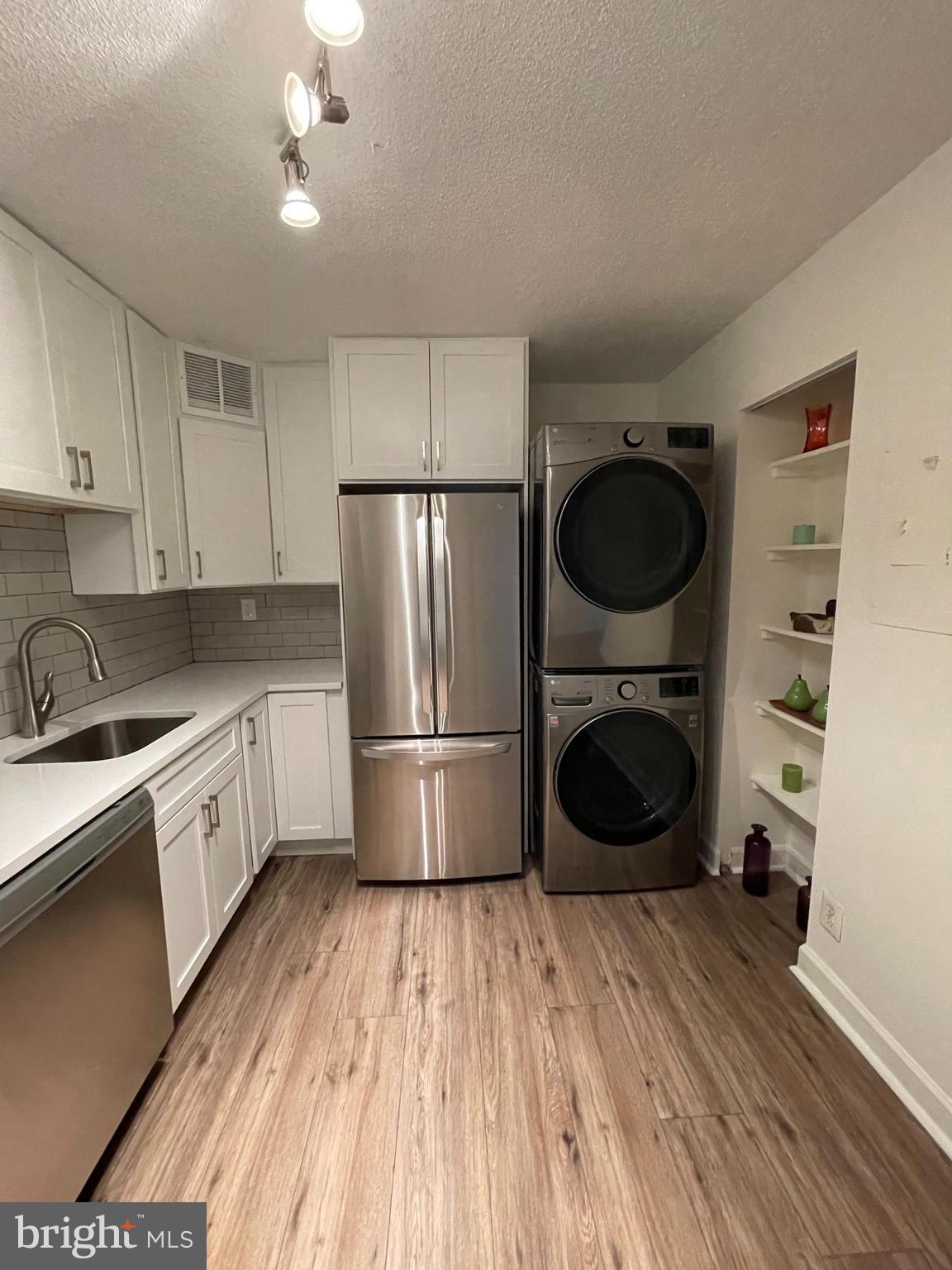 WATERGATE AT LANDMARK - Residential