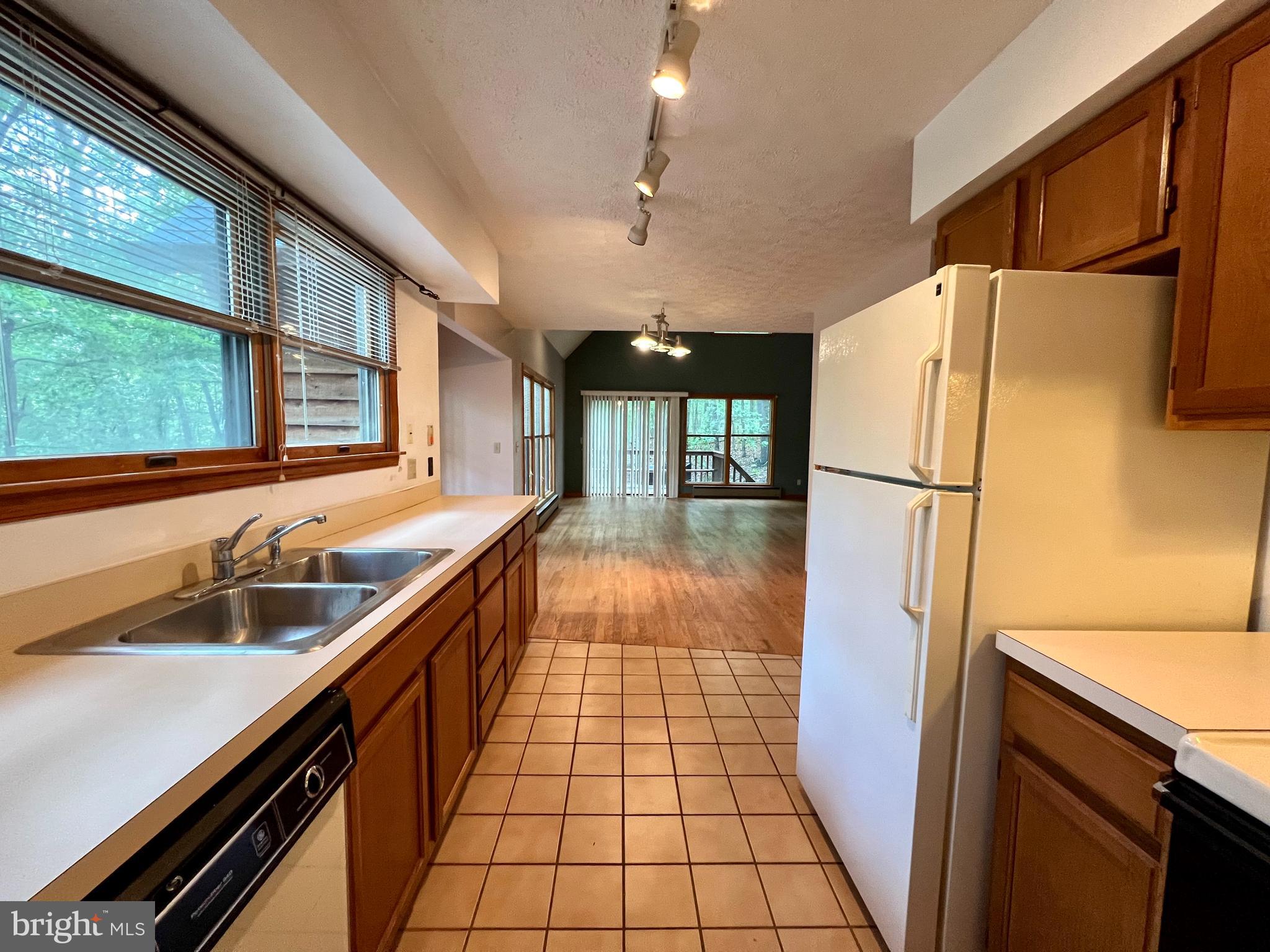 ROCK GAP WOODS - Residential Lease