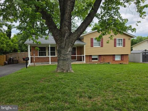 402 W MAPLE AVENUE STERLING VA 20164