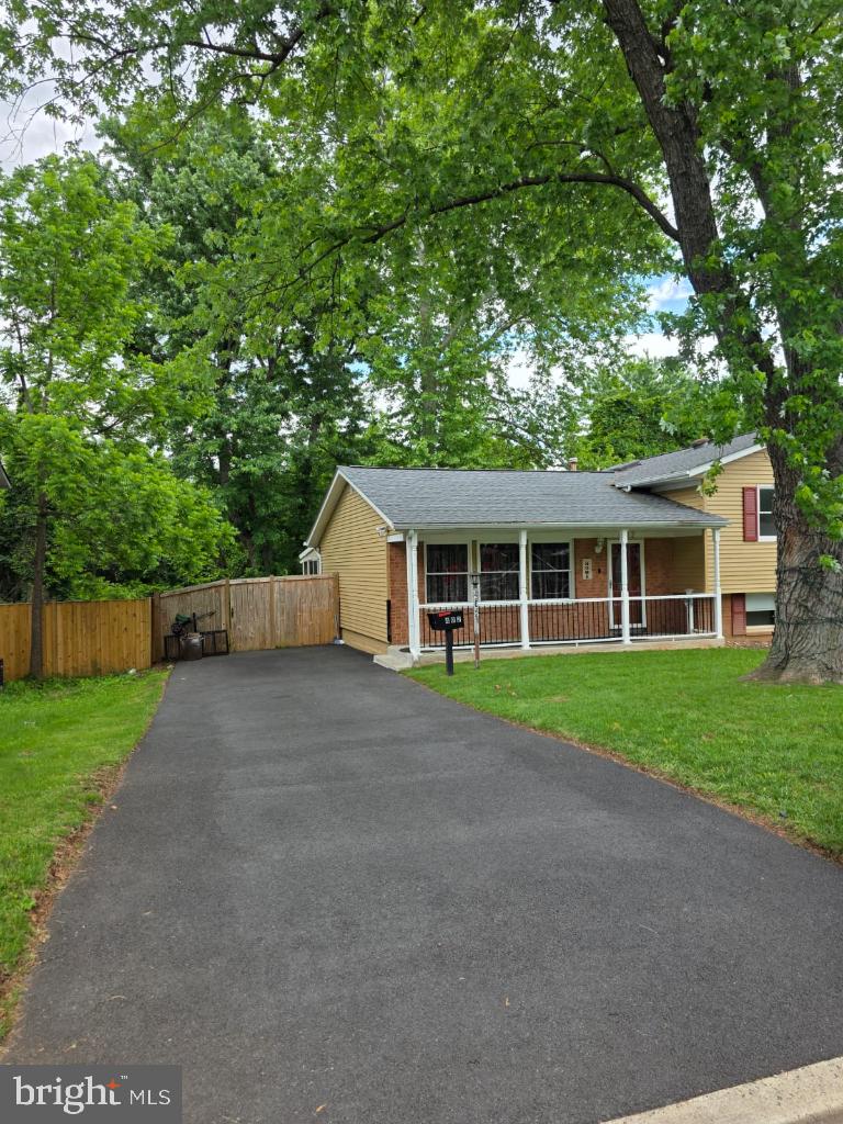 402 W MAPLE AVENUE