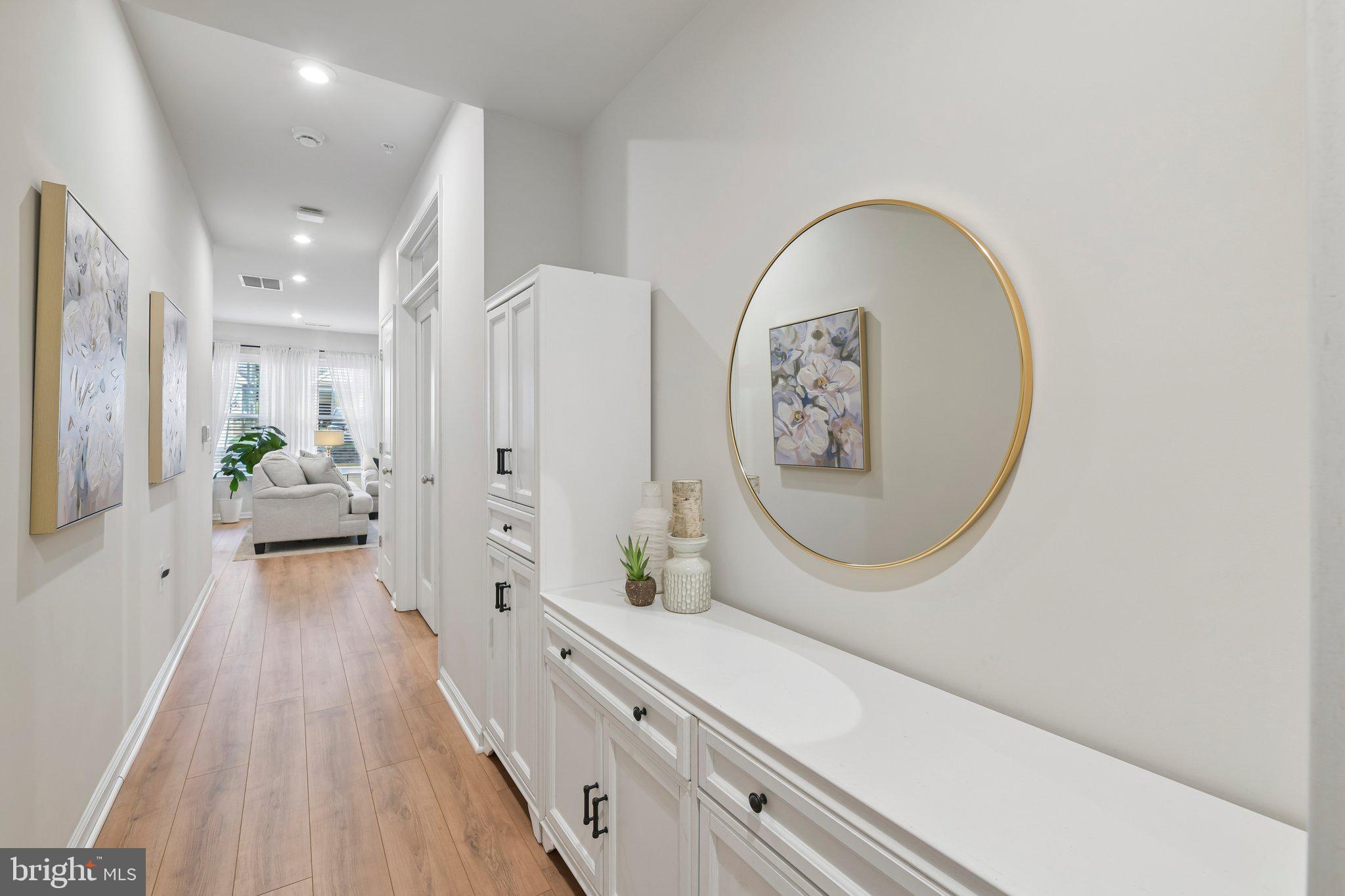 21610 HAWKSBILL HIGH CIRCLE 102