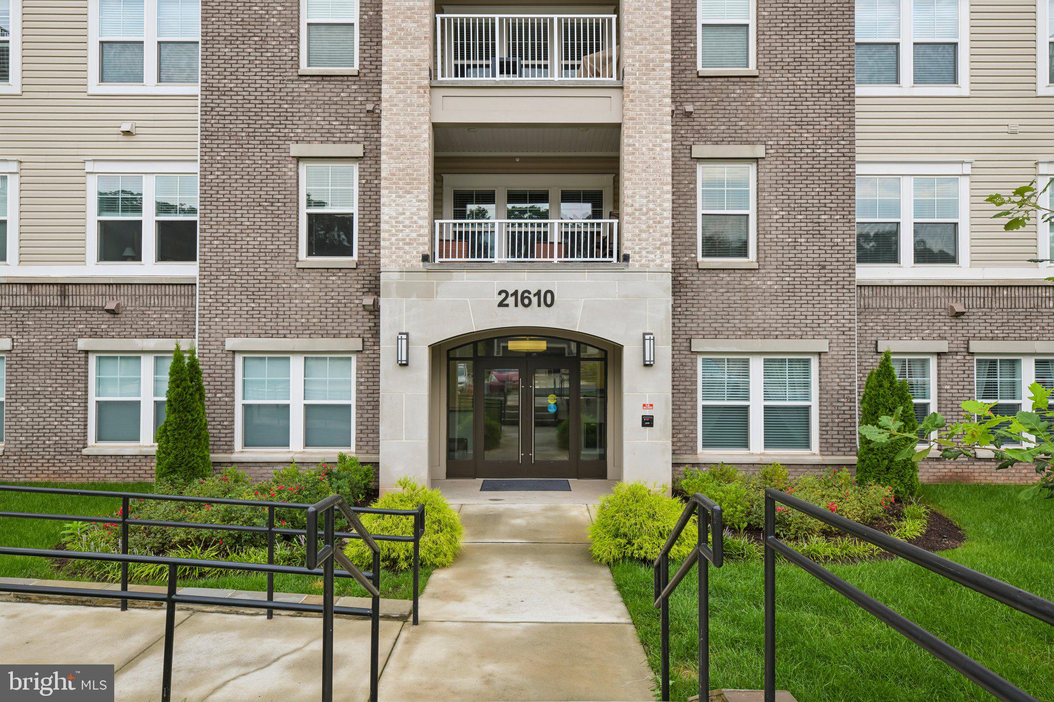 21610 HAWKSBILL HIGH CIRCLE 102