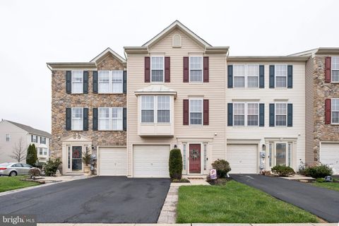 Photo of 503 Westfield Court, QUAKERTOWN, PA 18951 (MLS # PABU2117430)